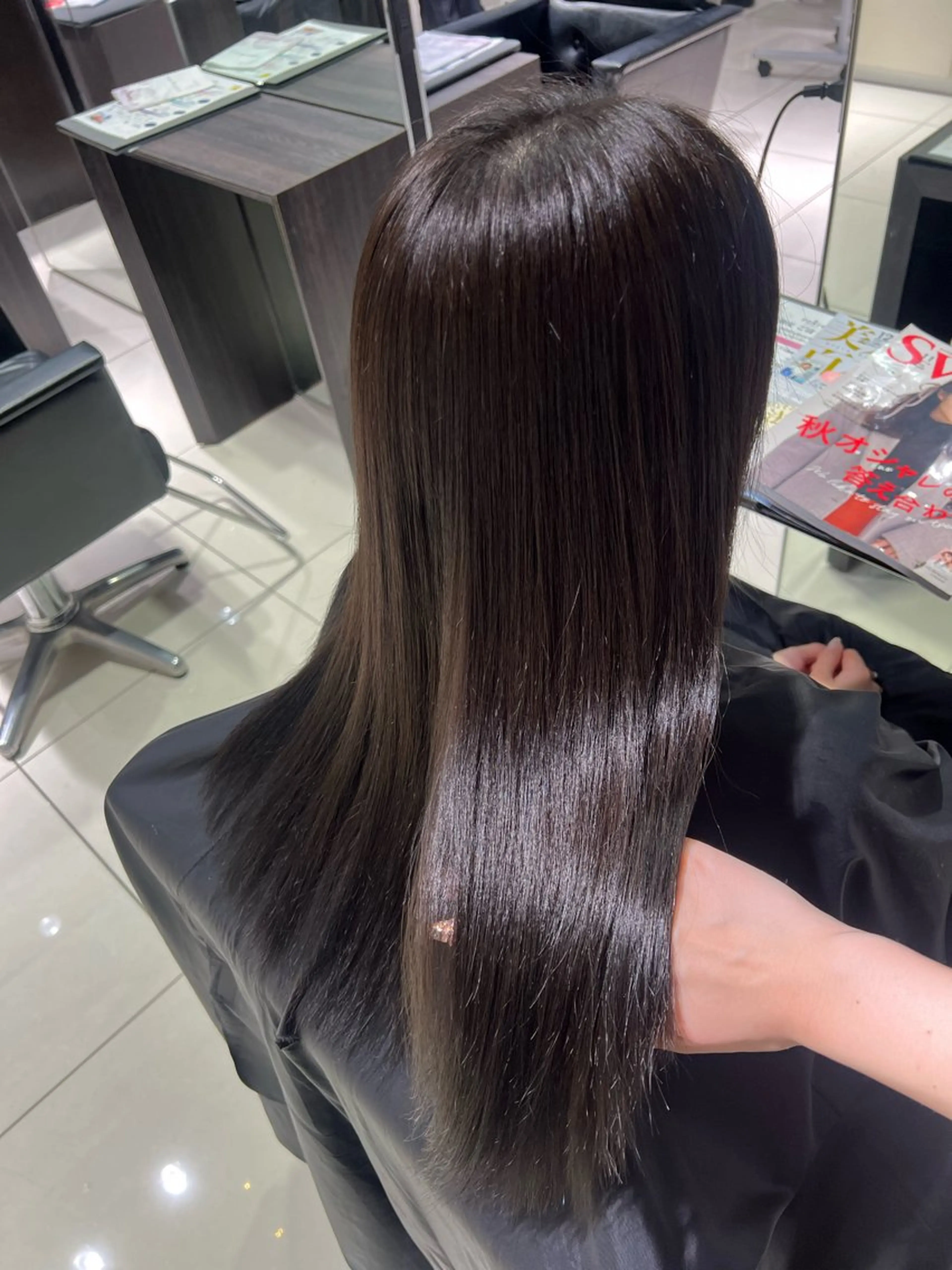 ロング カラー レイヤー×艶髪🤎. 𝜗𝜚hitomiのヘアスタイル