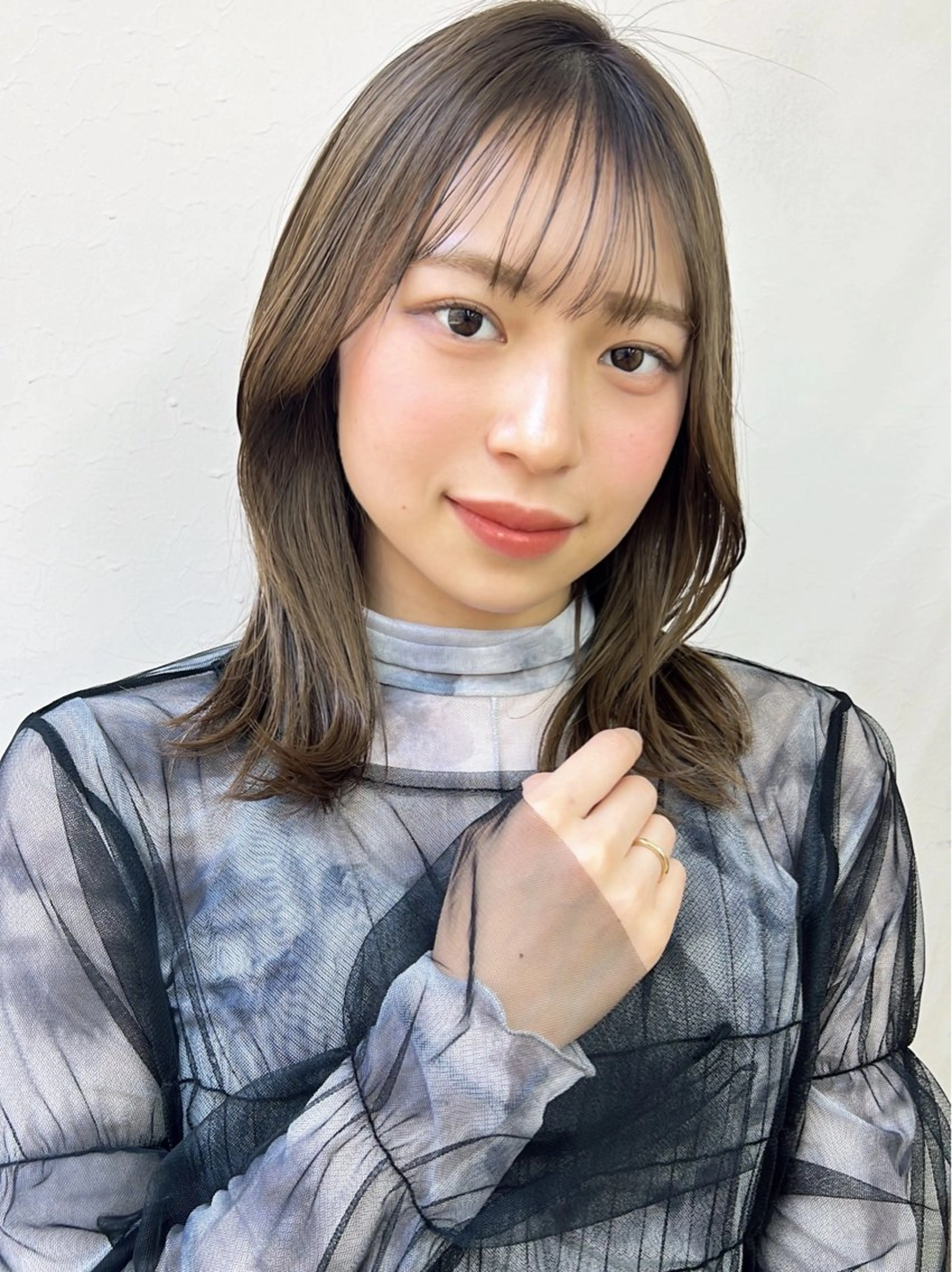 セミロング カラー デザインカラー イヤリングカラー ハイライトカラー ボブ 顔周りカット カット ヘアカラー トリートメント KANA/ボブ/ インナーカラー/艶髪のヘアスタイル