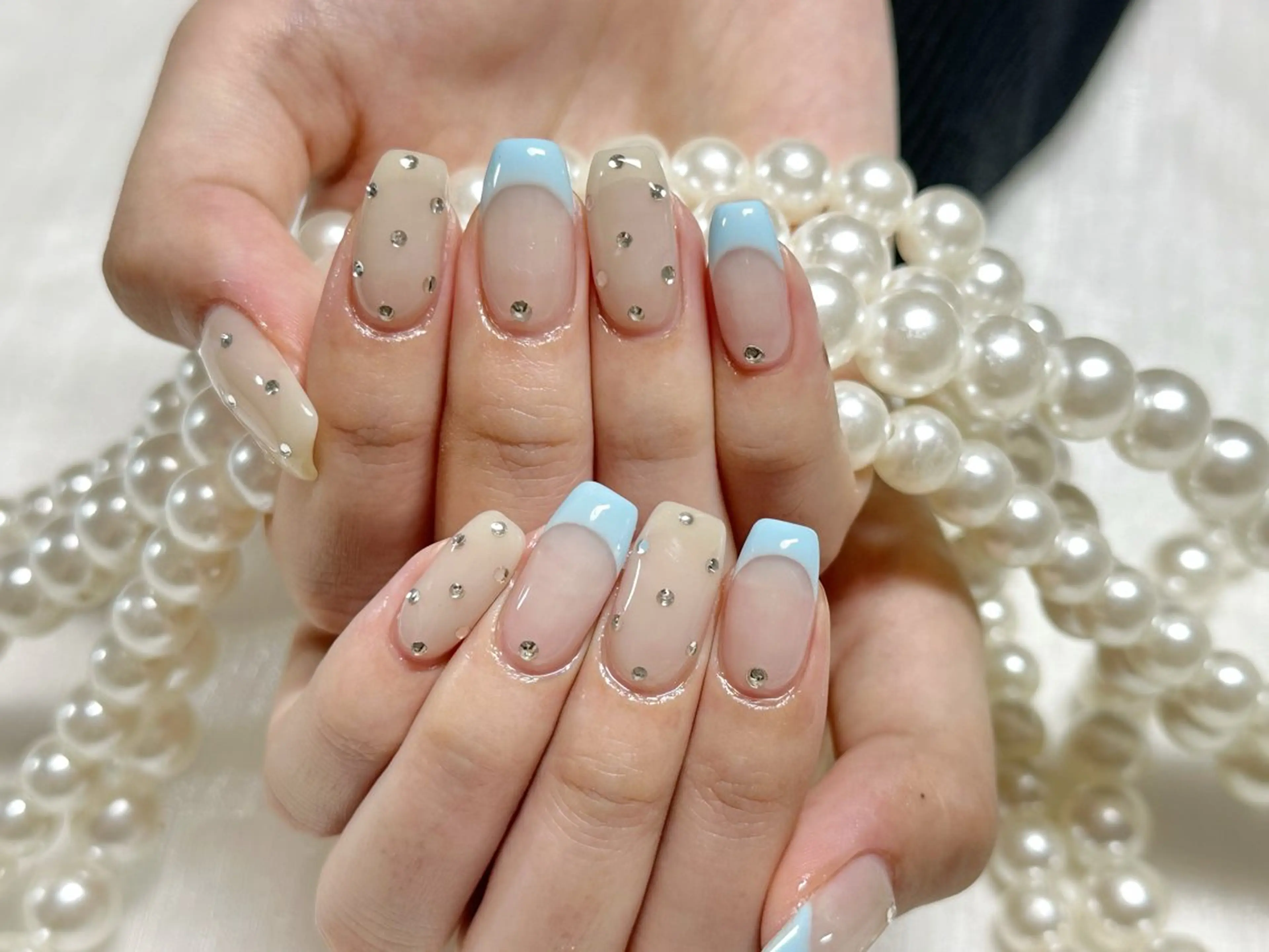 ネイル オーロラネイル 長さ出し フレンチネイル ガーリー キラキラネイル RIn 🎀のネイルデザイン