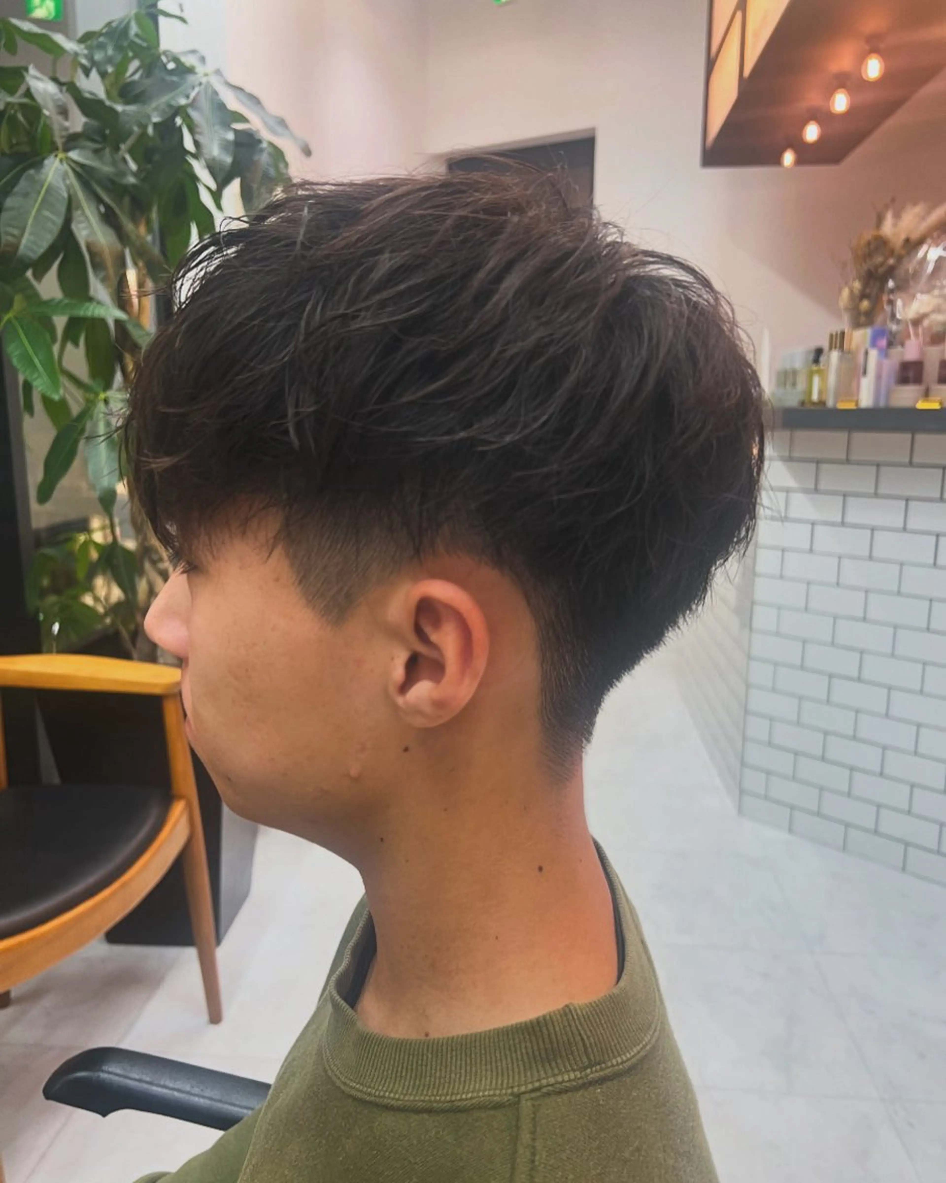 メンズ ダブルカラー寒色系 ボリューム改善ハヤトのヘアスタイル