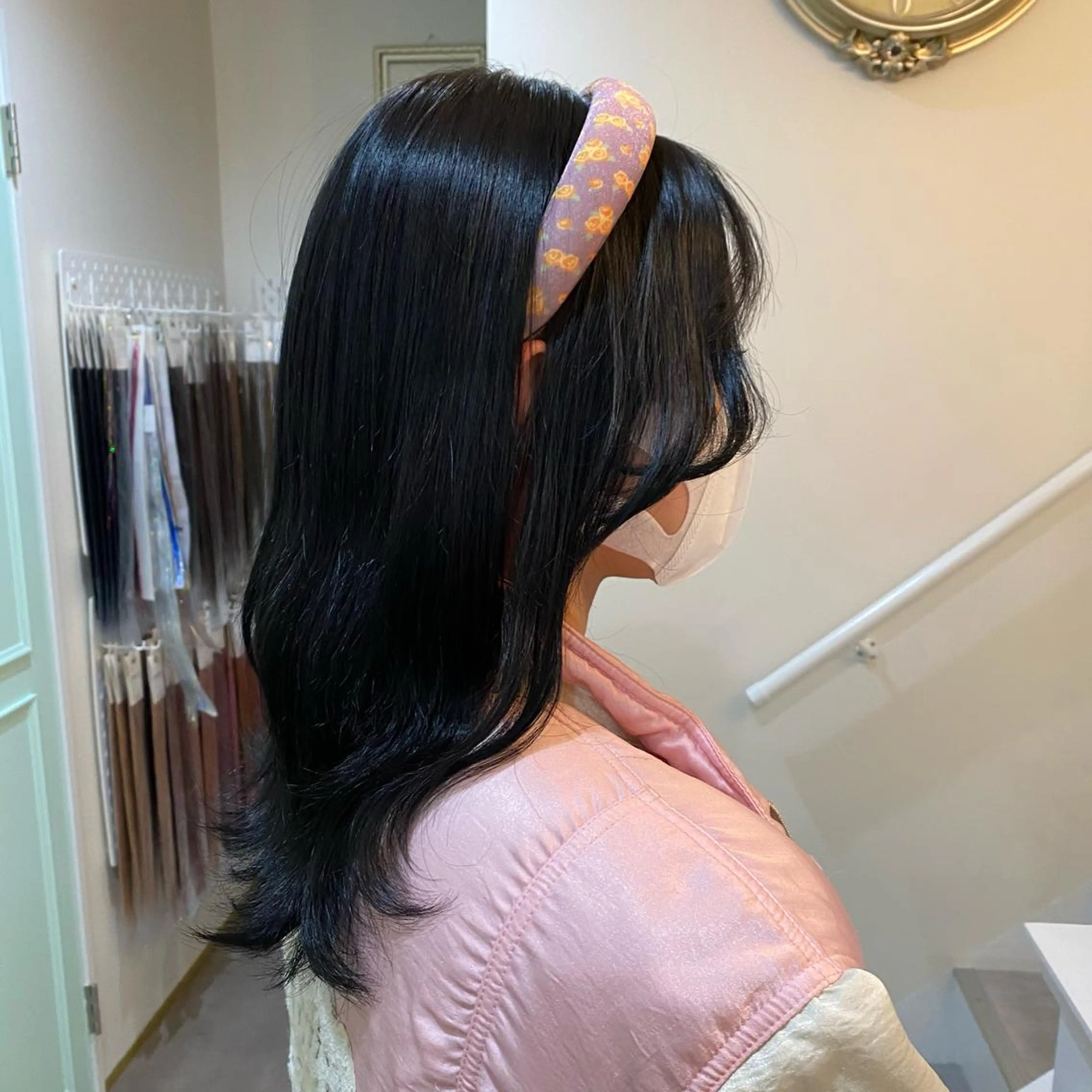 セミロング カラー ヘアカラー トリートメント MOE🐈‍⬛🎀 エクステ/ワンホンのヘアスタイル