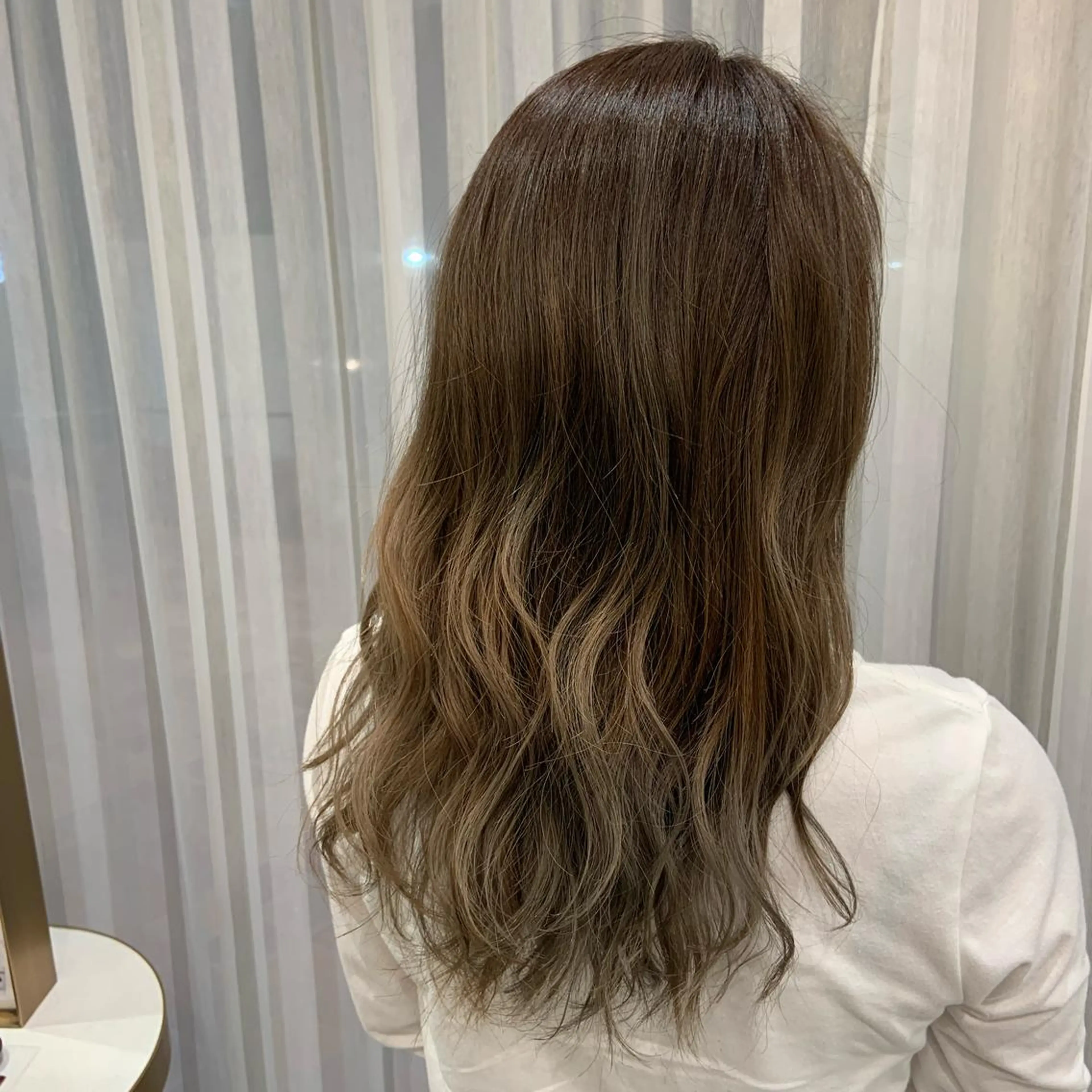 ロング カラー 山下 加織のヘアスタイル