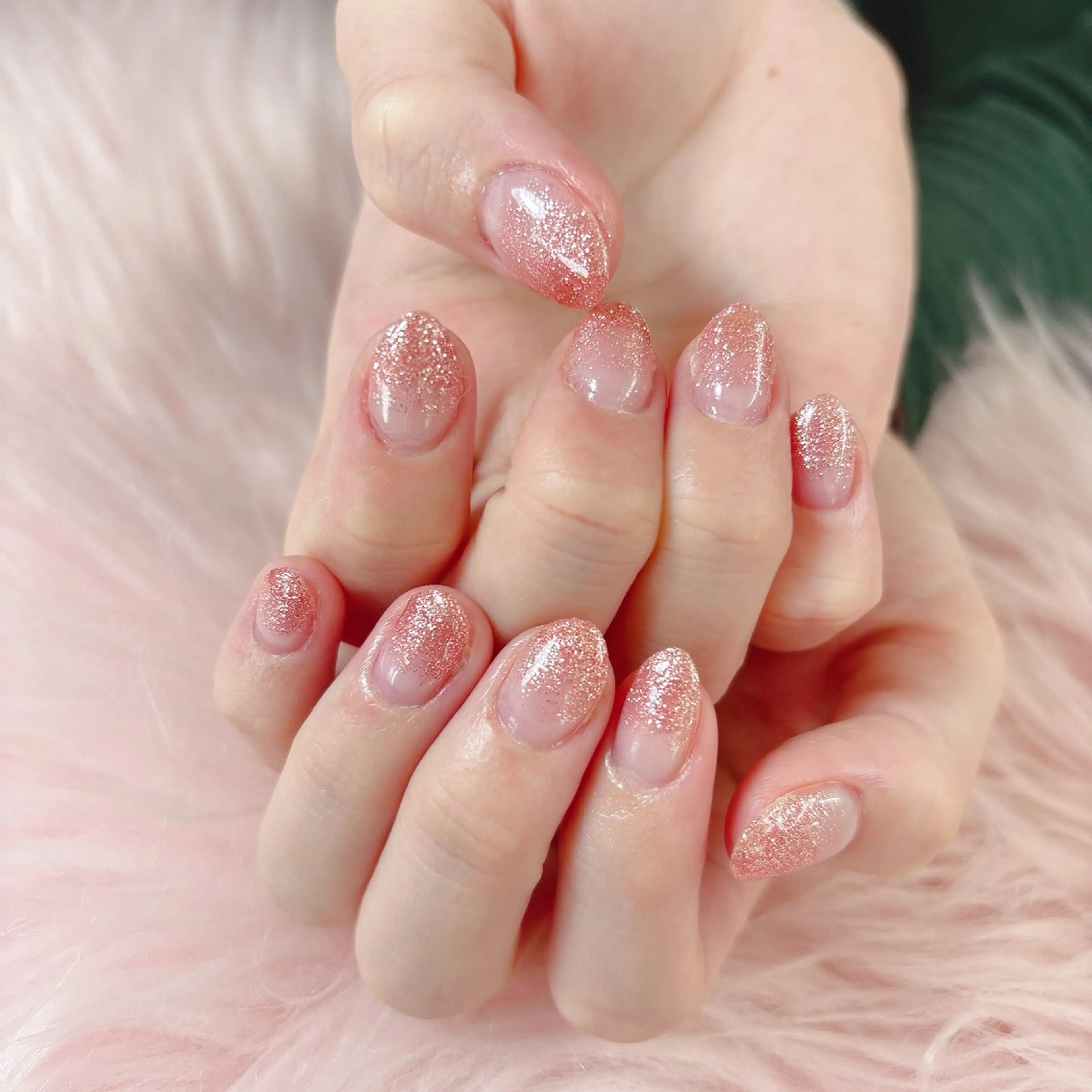 ネイル ラメ(グリッター) ラメグラデーション ワンカラーネイル MignonReve所属・MignonReve 🎀Sayaのネイルデザイン