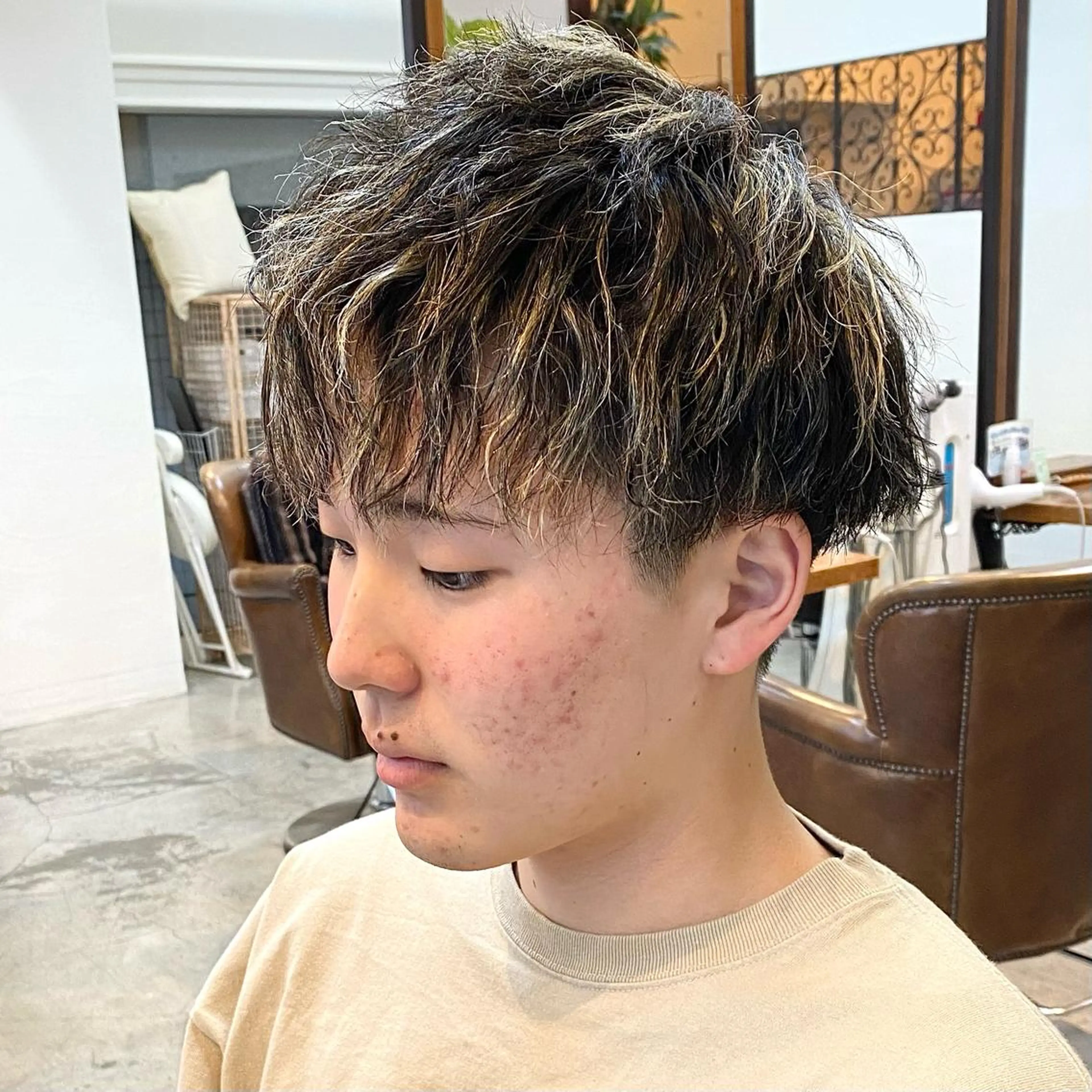 パーマ メンズ メンズメッシュ カット ヘアカラー パーマ Vicke所属・メンズ専門/韓国風 ❤️‍🔥吉野あいかのヘアスタイル