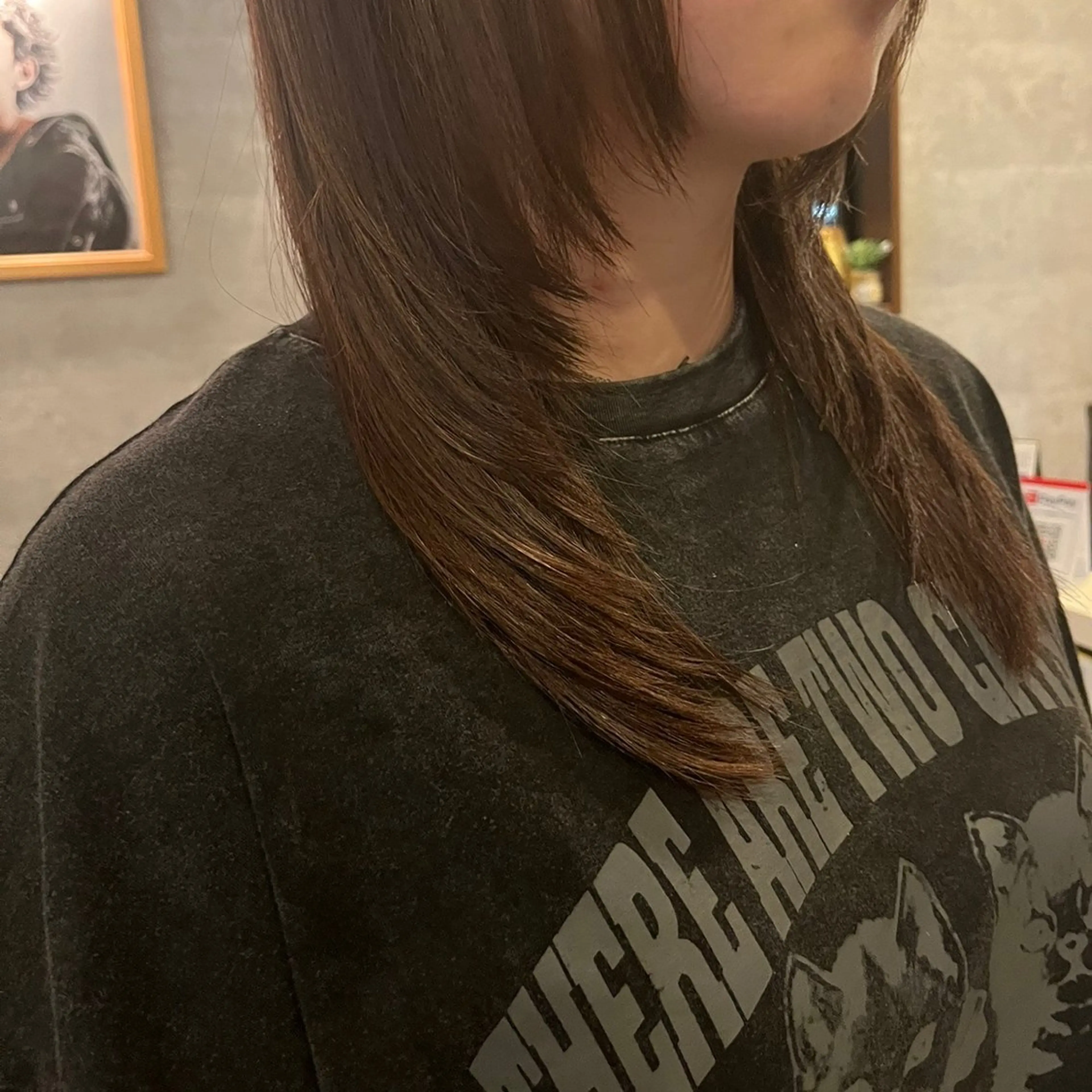 ミディアム 顔まわりレイヤー レイヤーカット イロアイヘアー Renのヘアスタイル