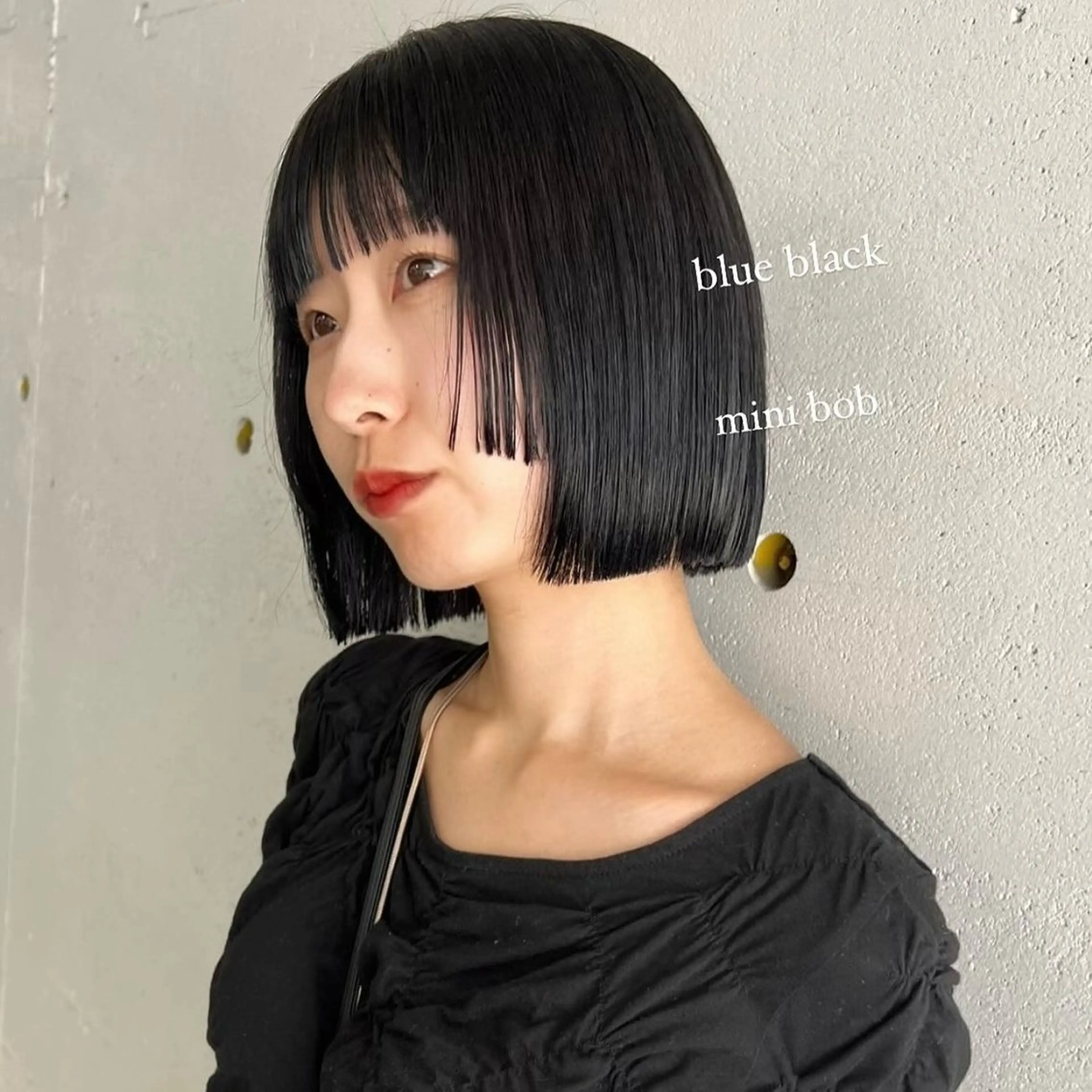 ミディアム カラー 黒髪 ブルーカラー ブルーブラック ボブ arisa/暖色 /伏見/レイヤーのヘアスタイル