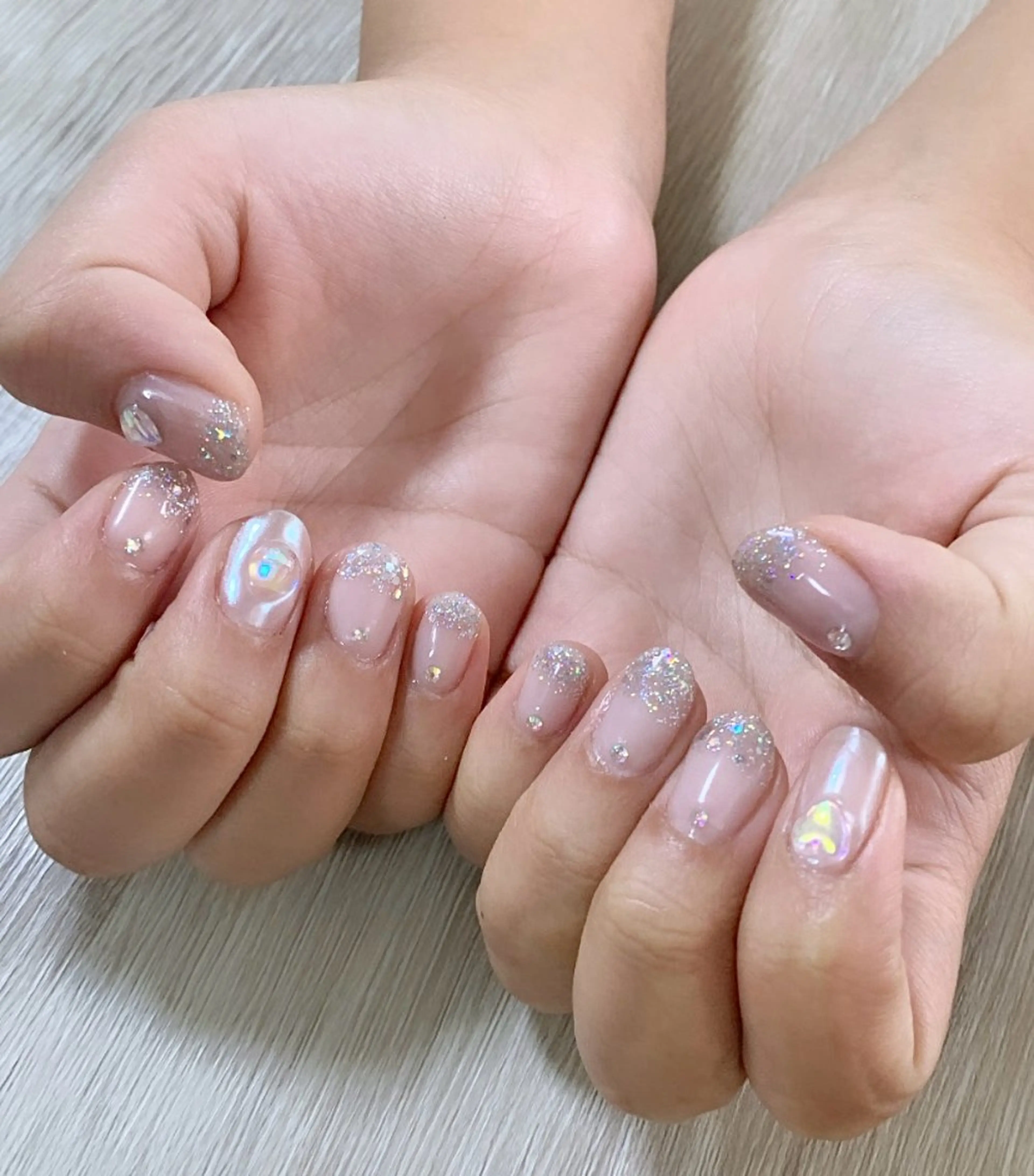 ネイル グラデーション ラメ(グリッター) ラメグラデーション ハンドネイル ハンドケア nail room LUNA⋆౨ৎ˚⟡のネイルデザイン