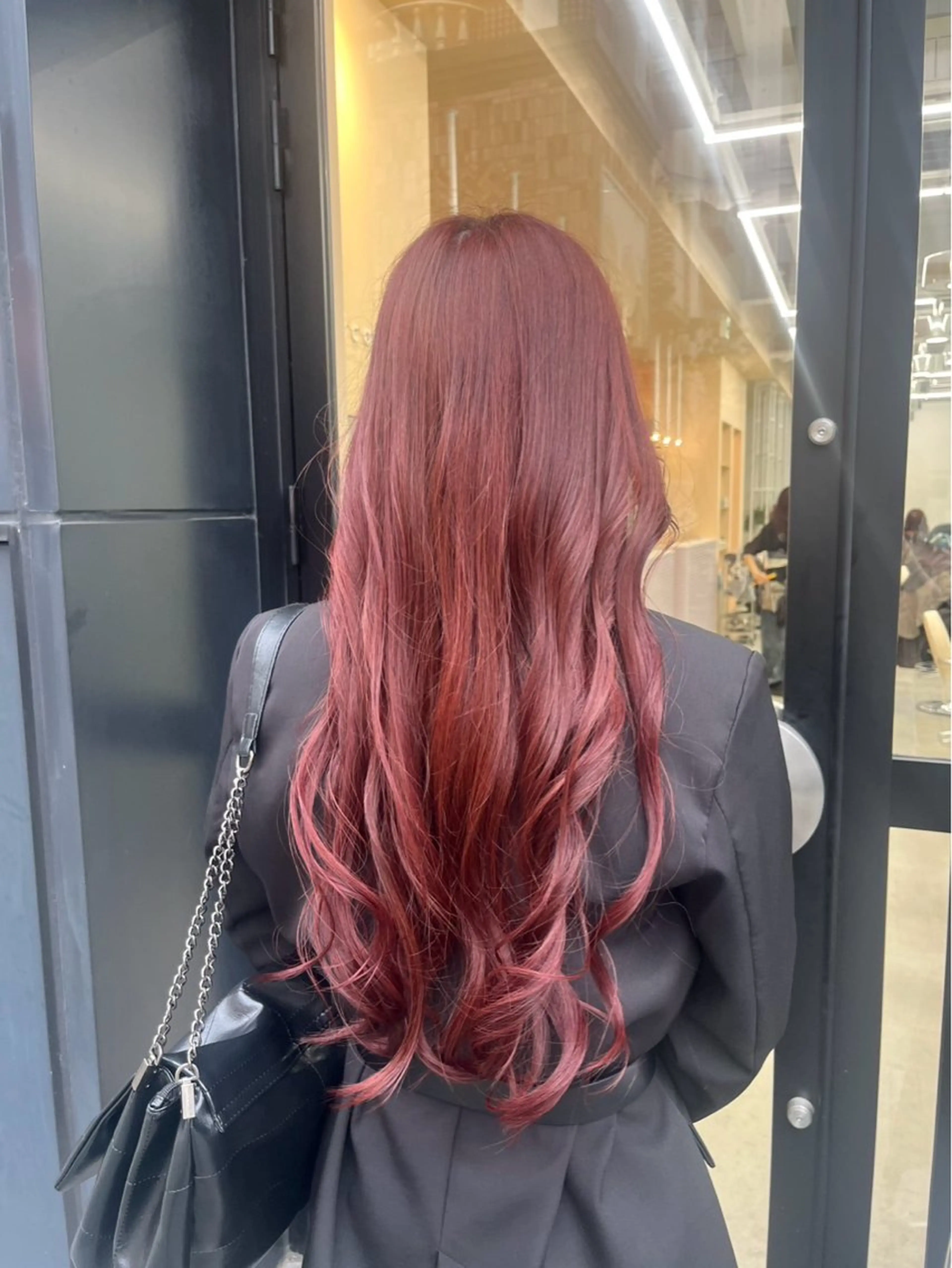 ロング runa/パーマ /ブリーチモデルのヘアスタイル