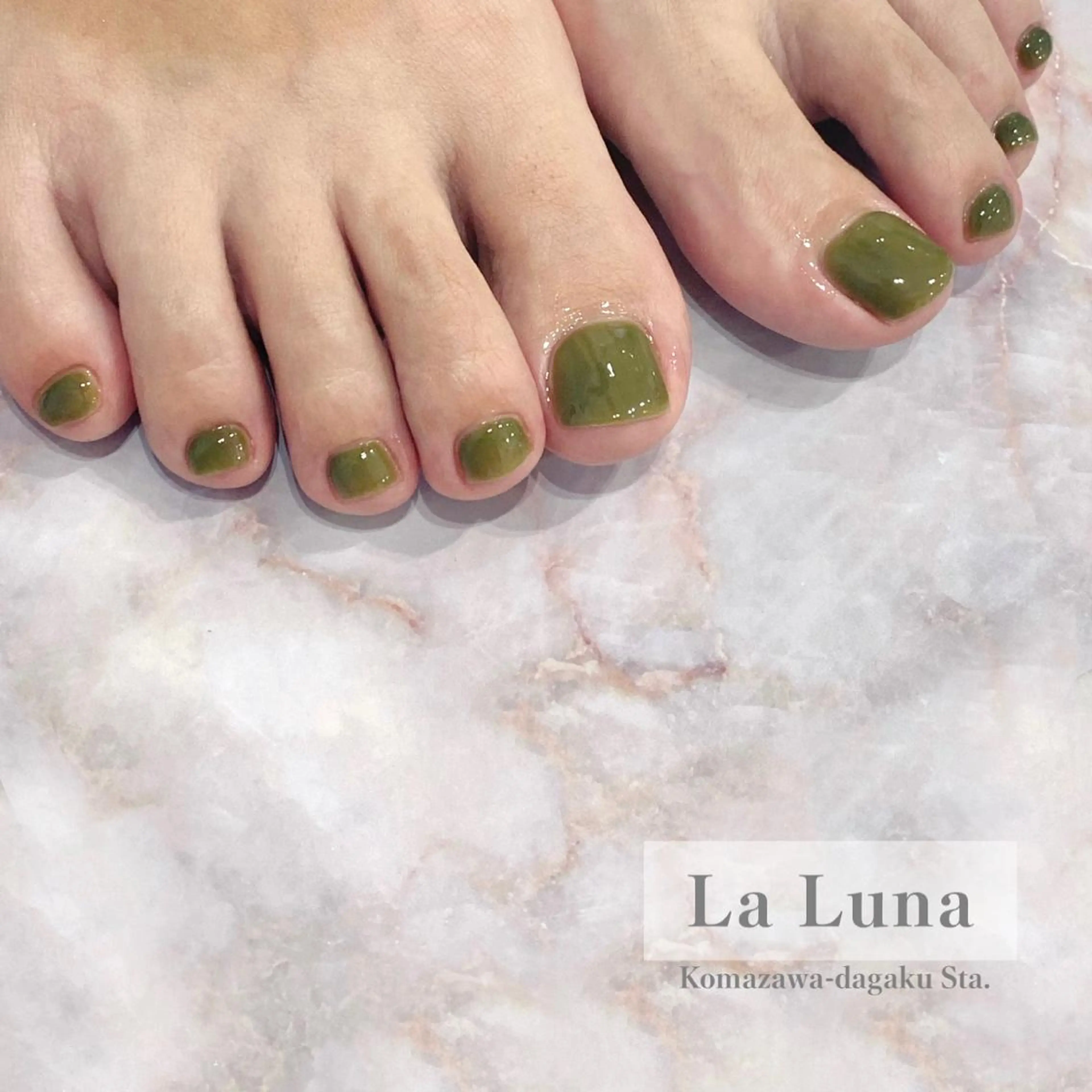 ネイル ピスタチオネイル ＬａＬｕｎａ🌙 natsukiのネイルデザイン