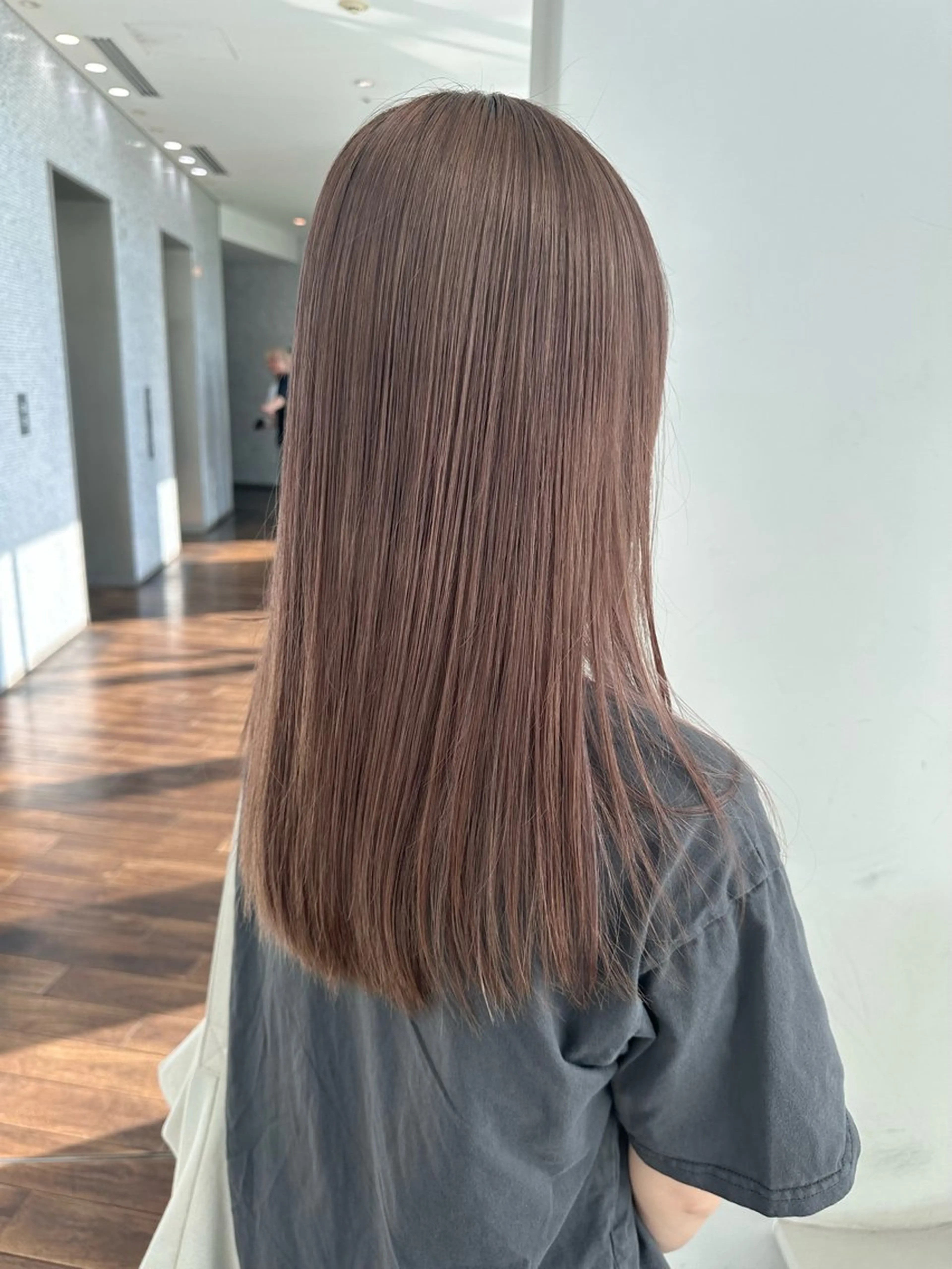 カラー ベージュカラー ミルクティーベージュ ヘアカラー 地毛風ストレート/ ケアカラー/セキネのヘアスタイル