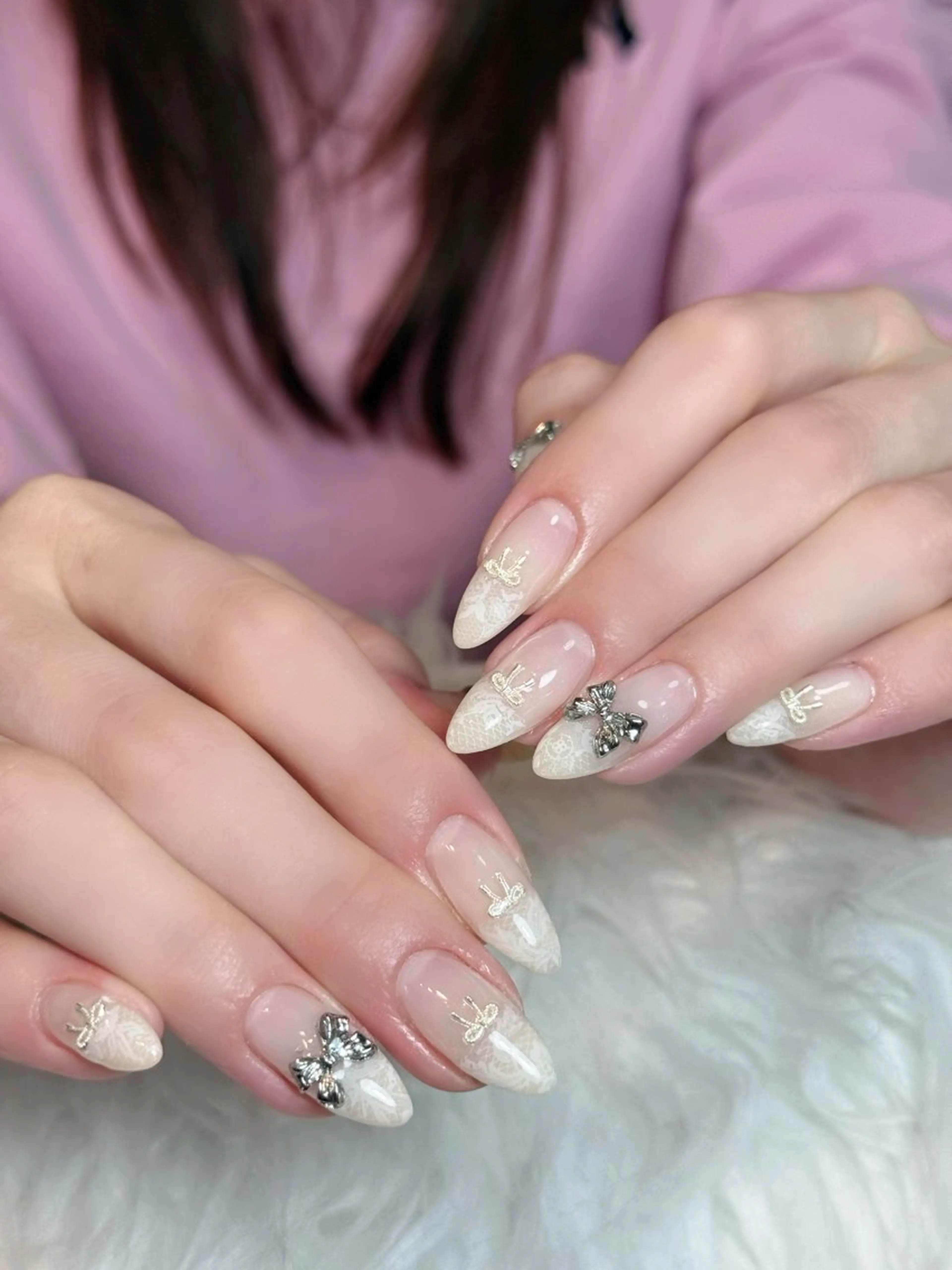 ネイル オーロラネイル ボルドー ブラウン 氷ネイル・うるうるネイル キラキラネイル ハンドネイル Julli NailStudioのネイルデザイン