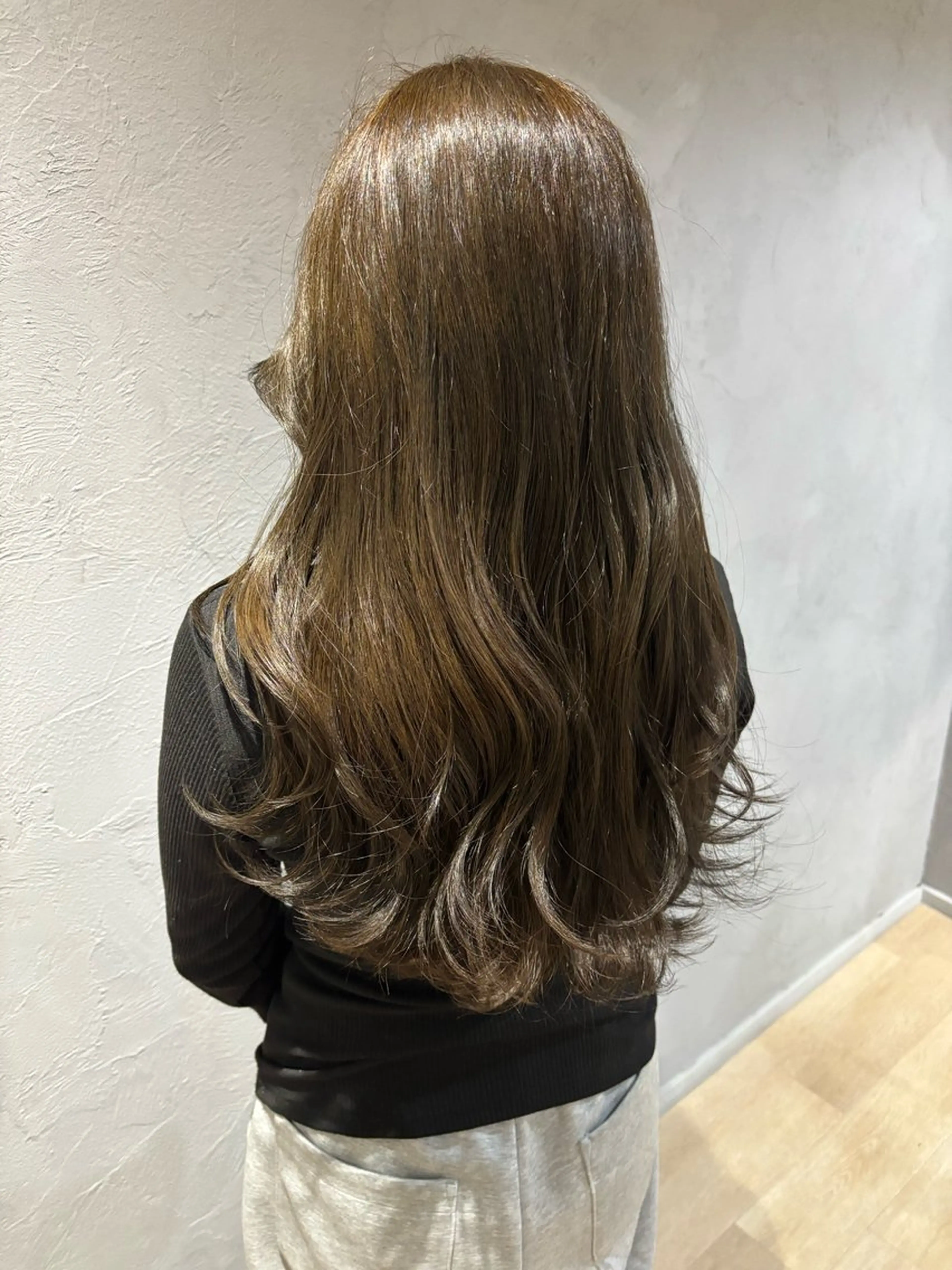 ロング カラー グレージュ オリーブグレージュ オリーブグレー ヘアカラー Maki /カラー/ブリーチのヘアスタイル