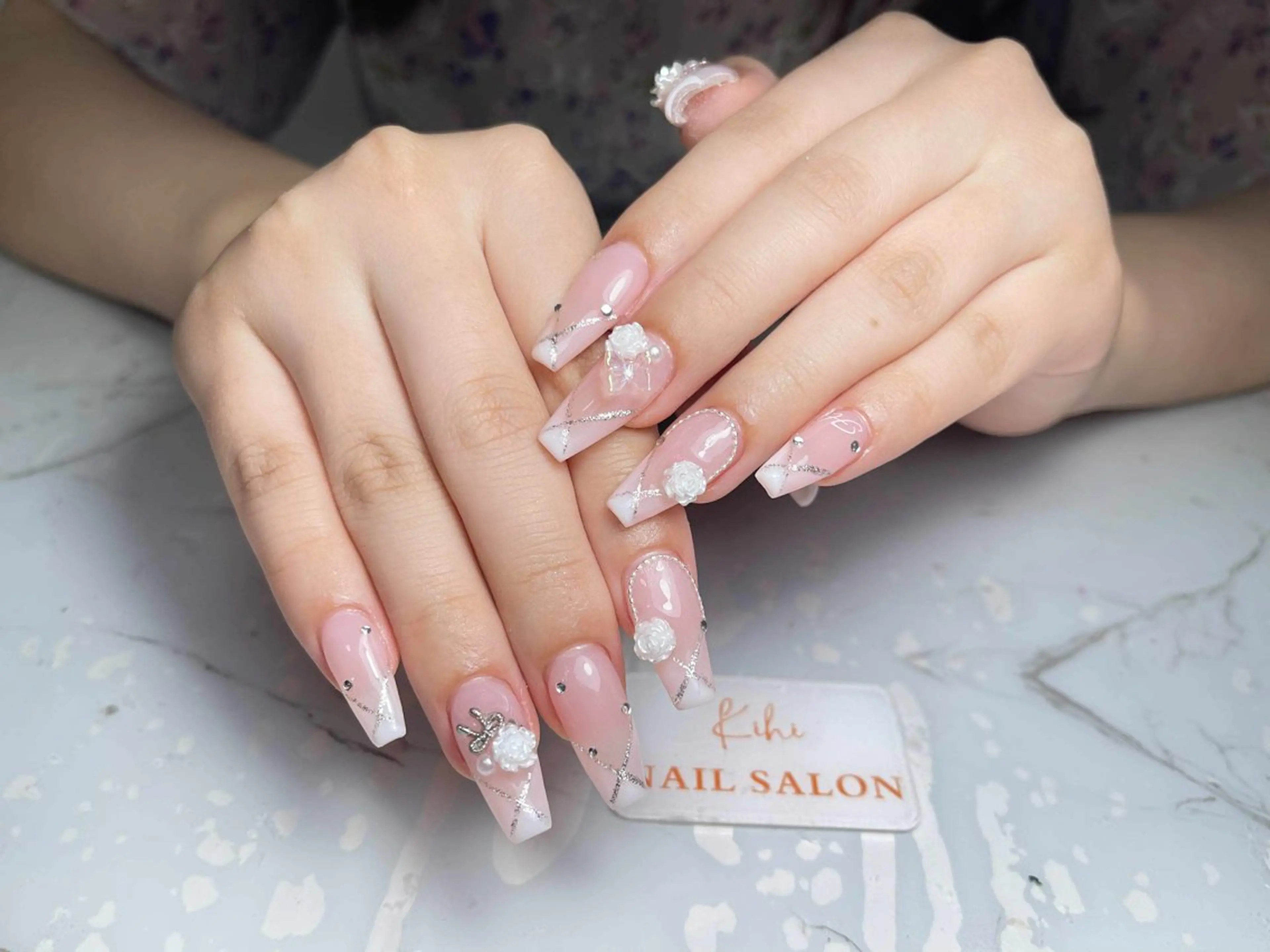 ネイル アートネイル フレンチネイル ジェルネイル グラデーション 韓国ネイル ハンドネイル 💕鈴木ユリ パラジェル/オフ無料のネイルデザイン