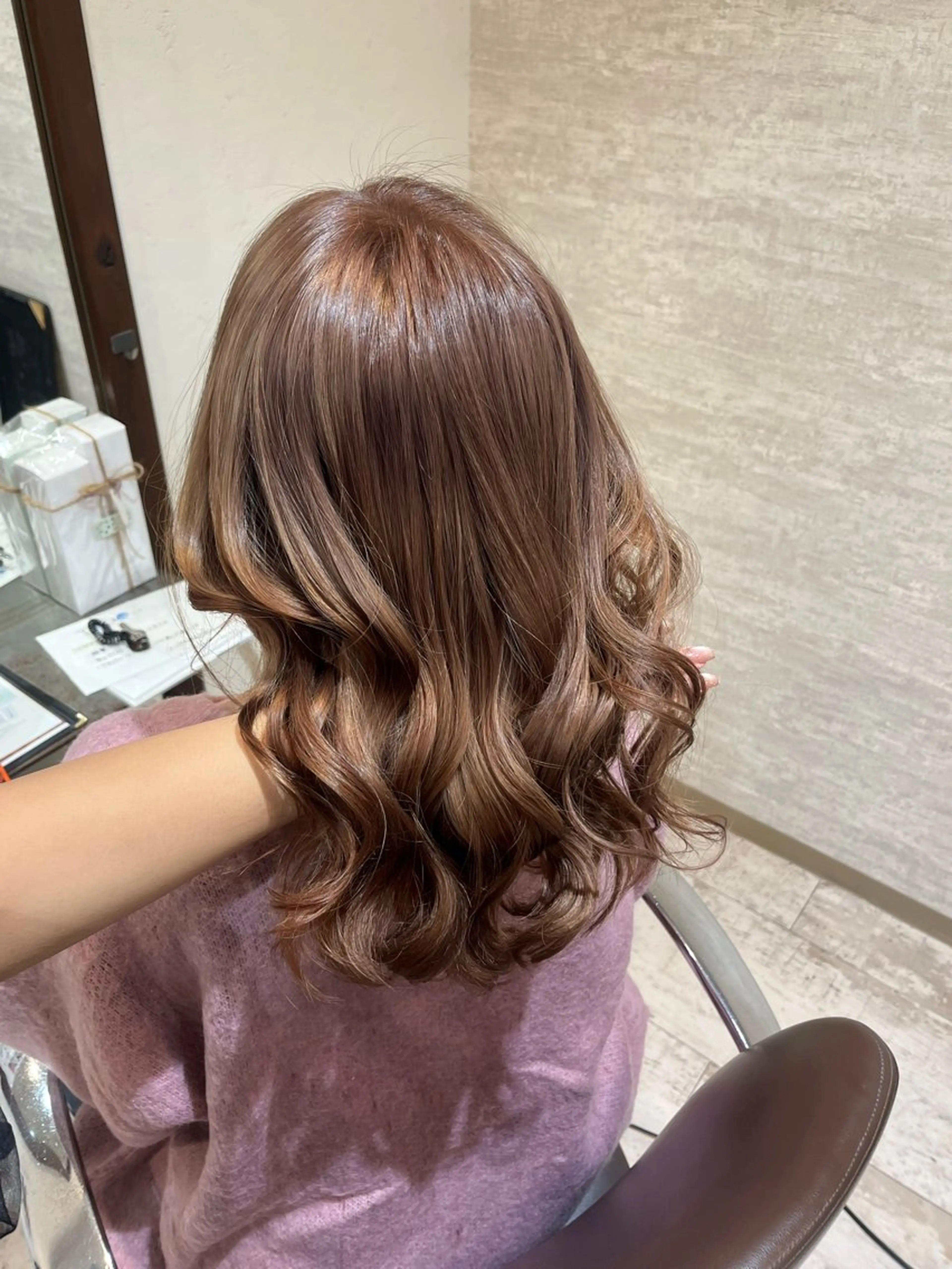 ミディアム カット ヘアカラー 美容室ナイーブ所属・中田 美優のヘアスタイル