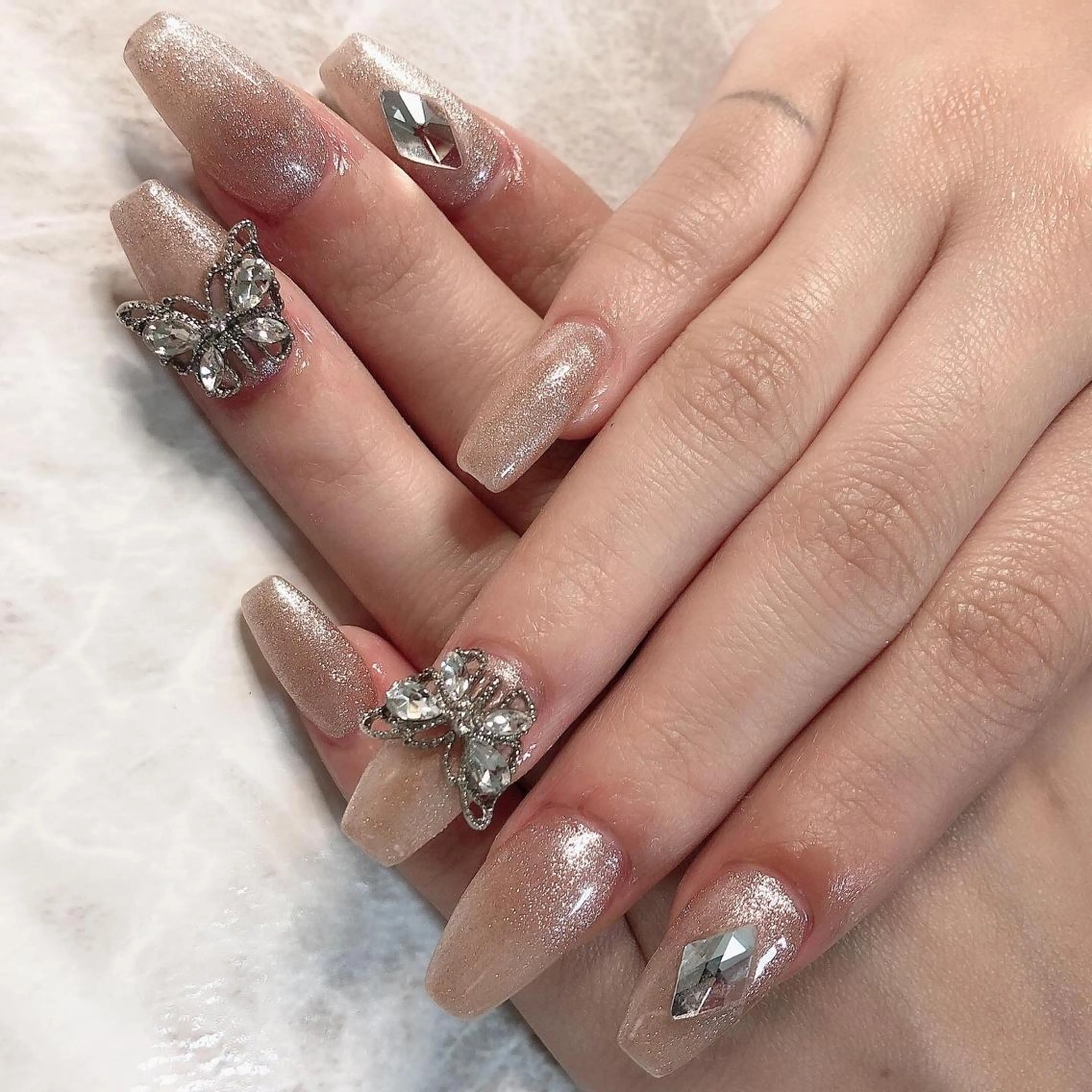 ネイル L'ea  Rose レア・ローズのネイルデザイン