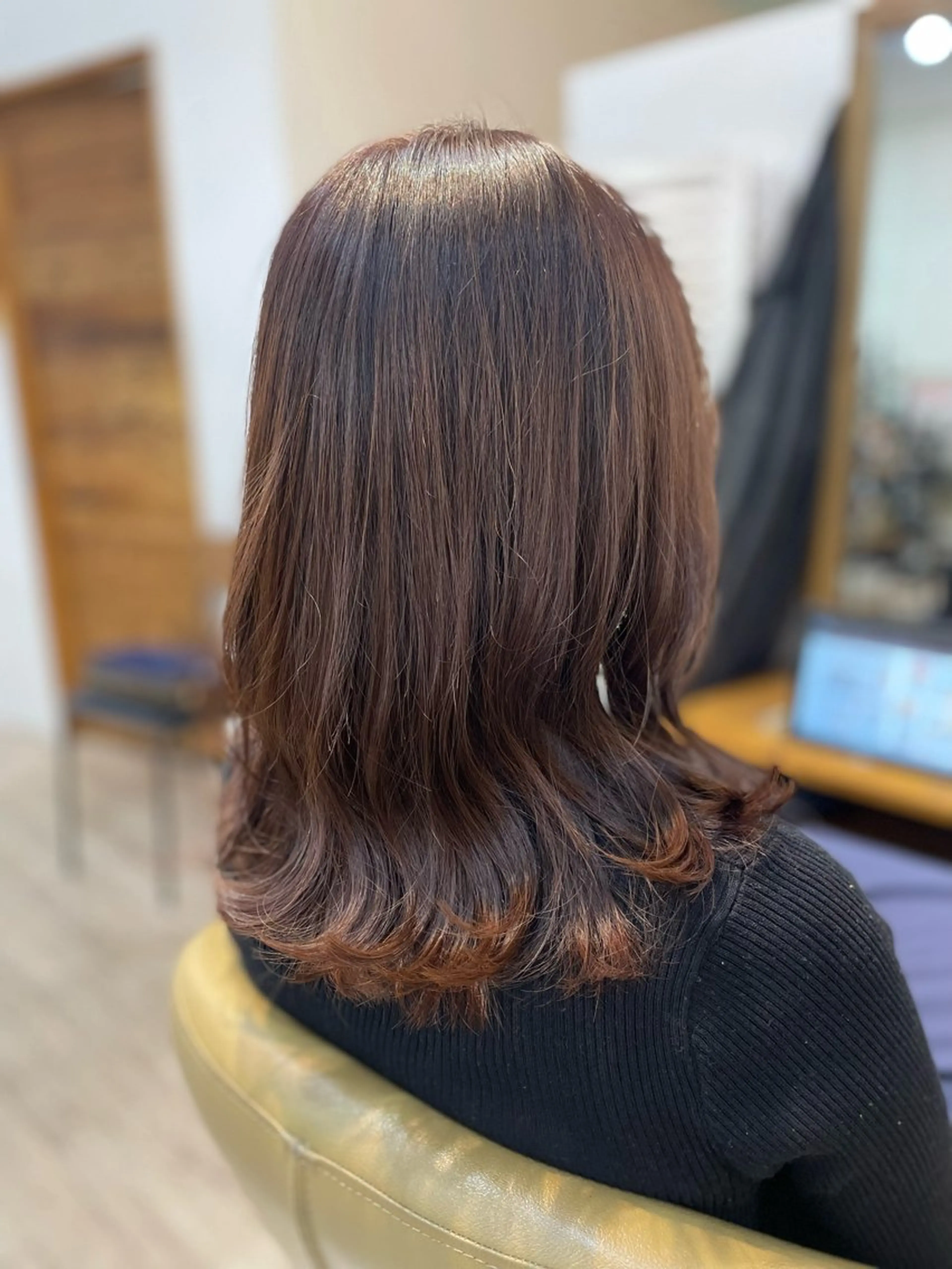 セミロング ヘアカラー 茅野 あゆ美のヘアスタイル