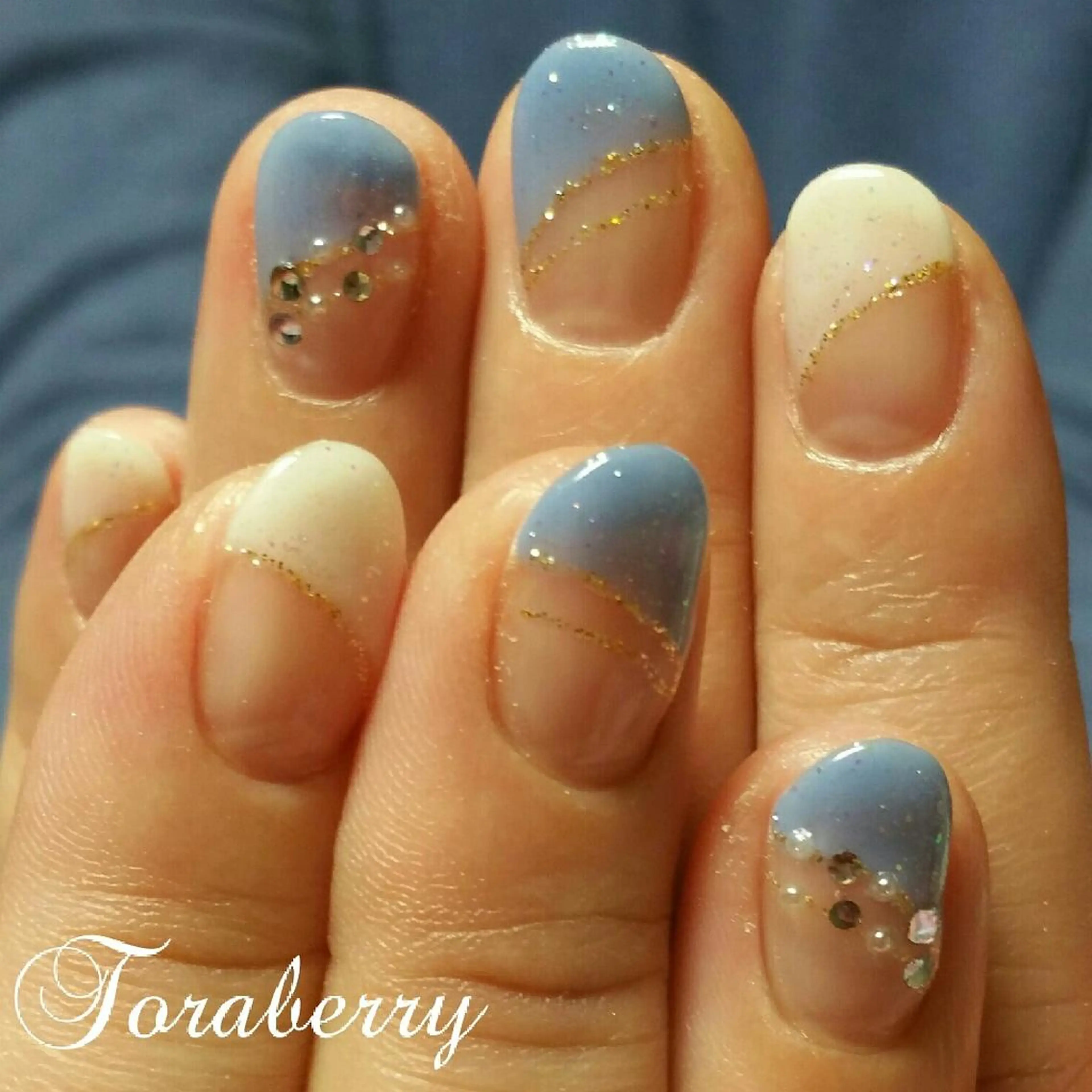 ネイル フレンチネイル 斜めフレンチ ネイリスト なつみのネイルデザイン