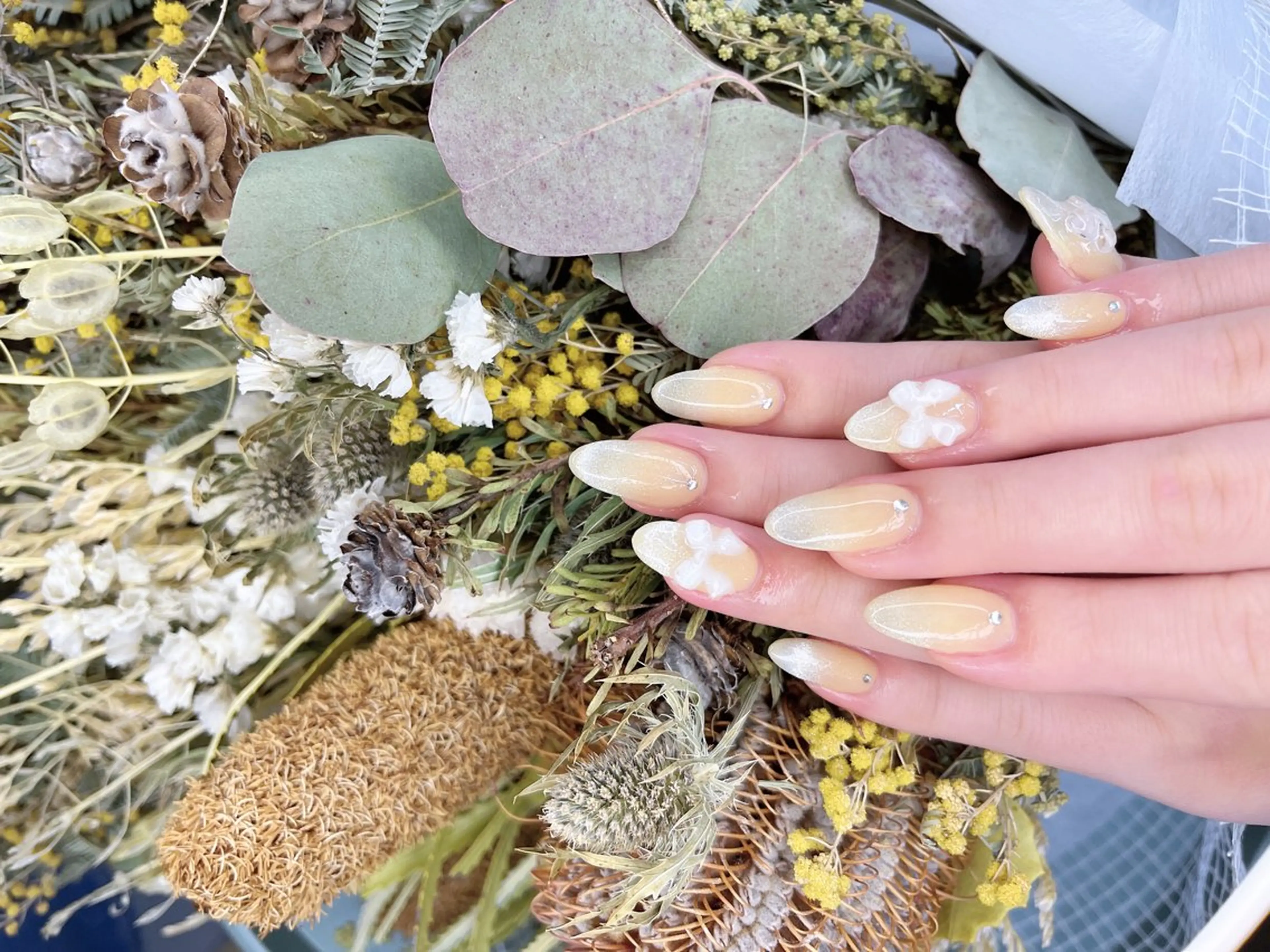 ネイル リボン ハンドネイル Moci Nail Salonのネイルデザイン