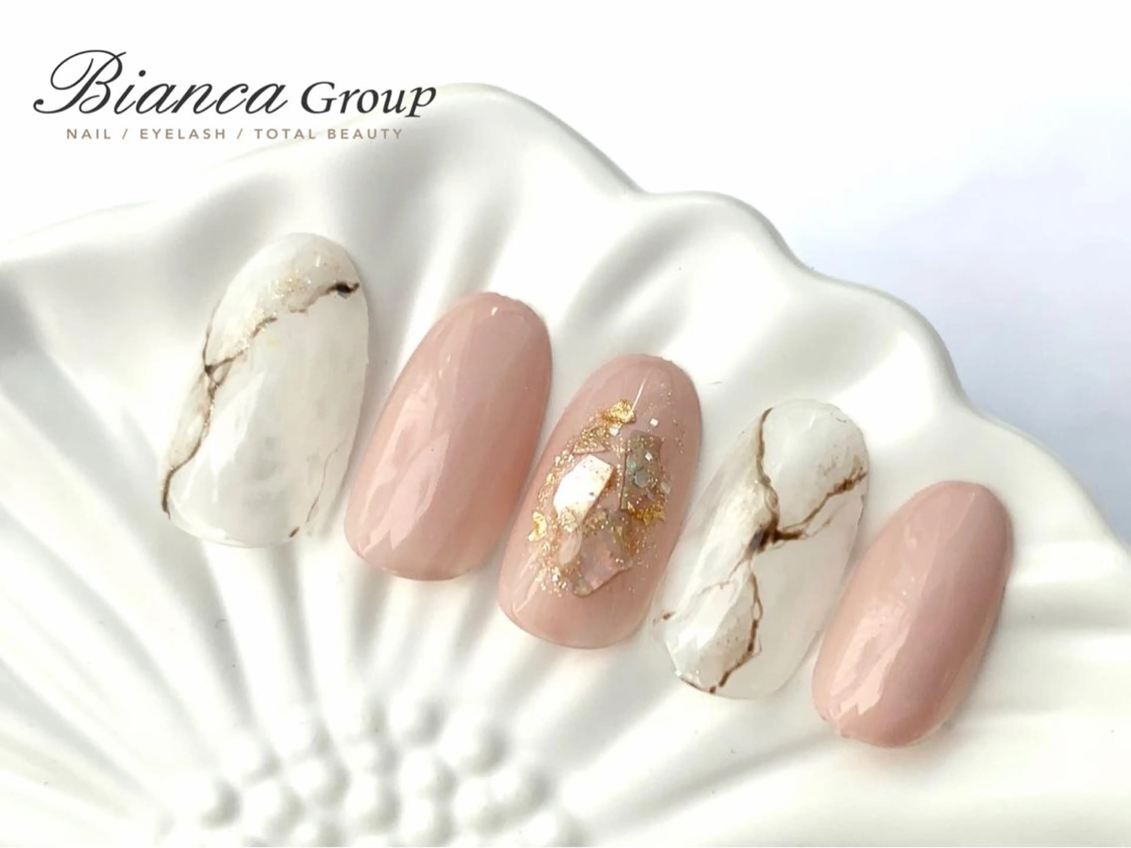 ネイル BIANCA Ouchidaのネイルデザイン