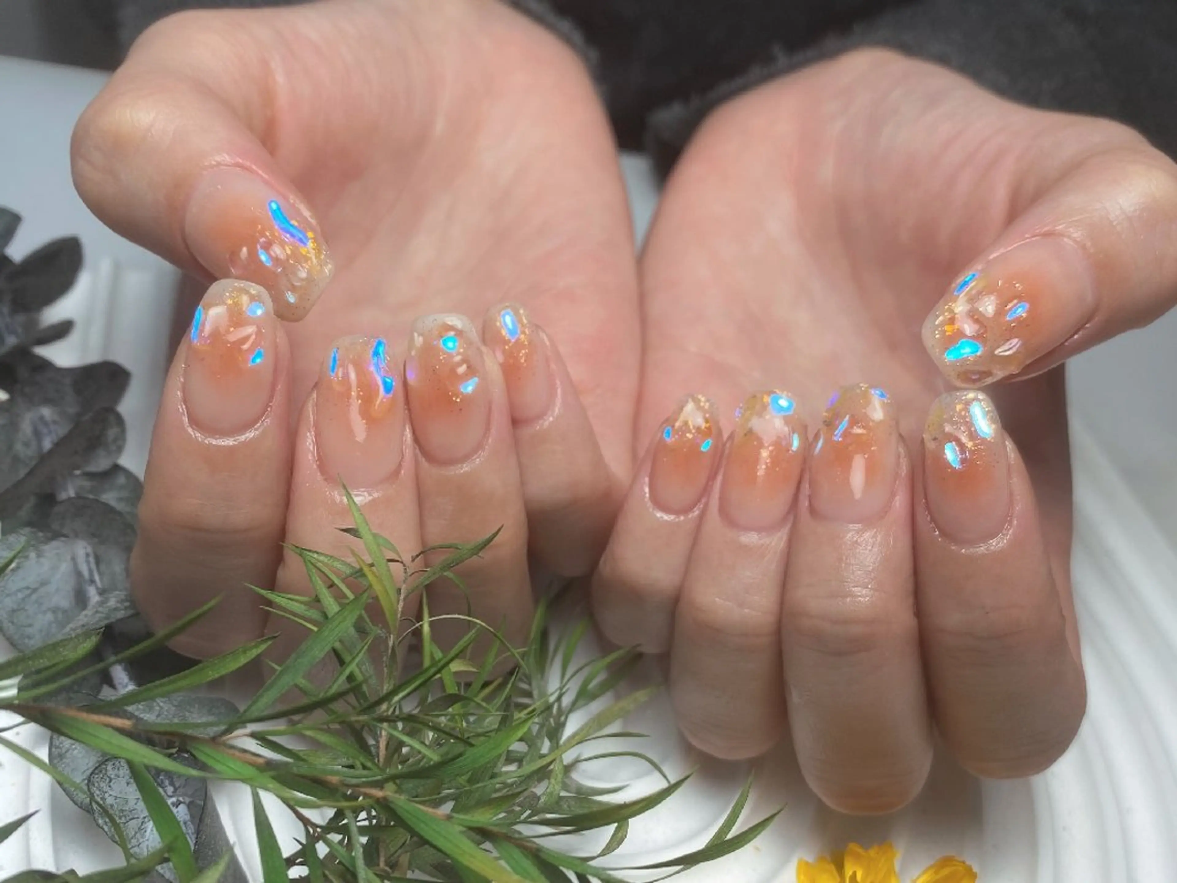 ネイル チークネイル フレンチネイル ジェルネイル ガラスフレンチ キラキラネイル ハンドネイル UM Nail Salonのネイルデザイン
