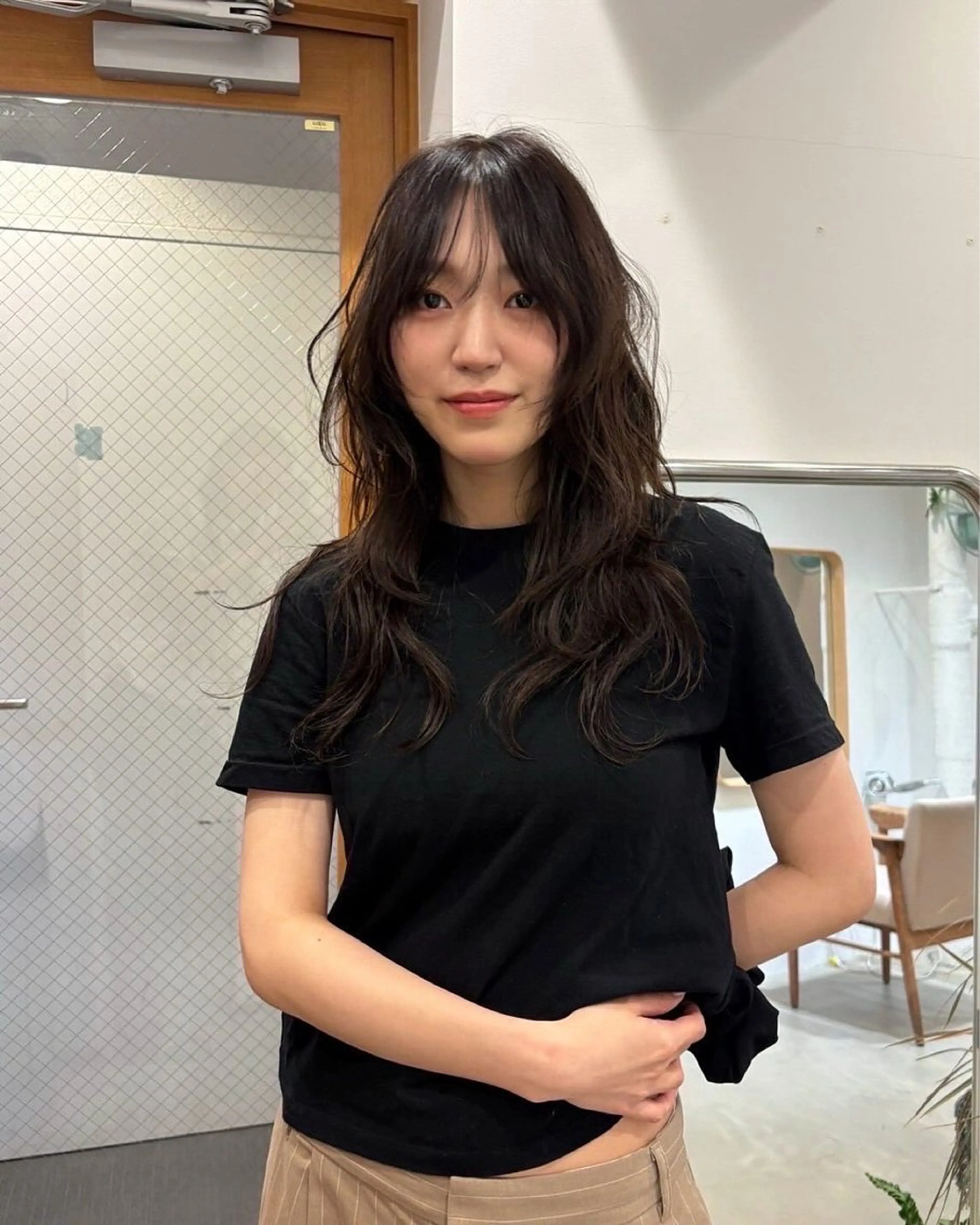 ロング カラー ロングレイヤー アッシュ アッシュブラウン ベージュカラー ブラウンカラー living所属・艶感カラー/レイヤー /chihanaのヘアスタイル