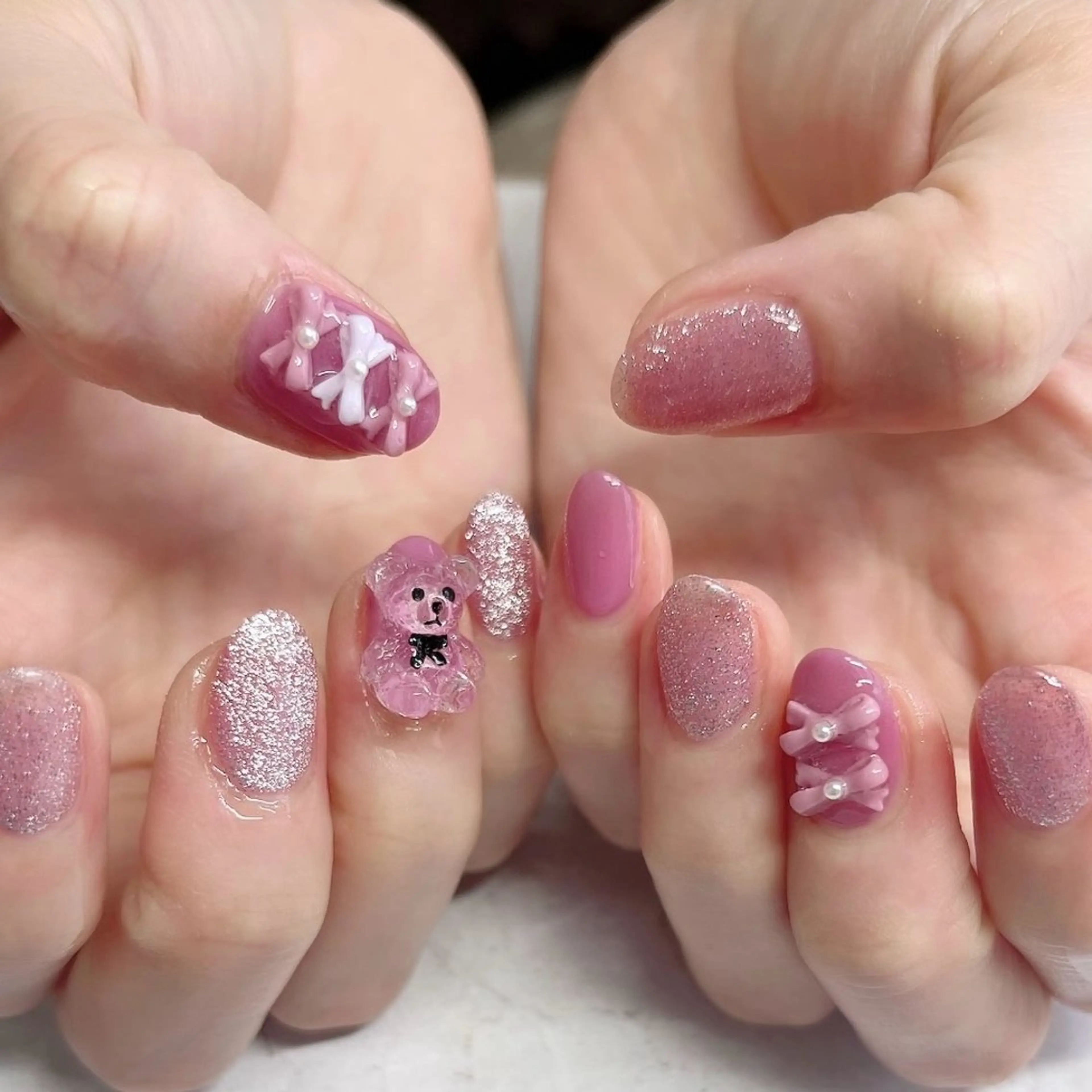 ネイル 東 真百のネイルデザイン