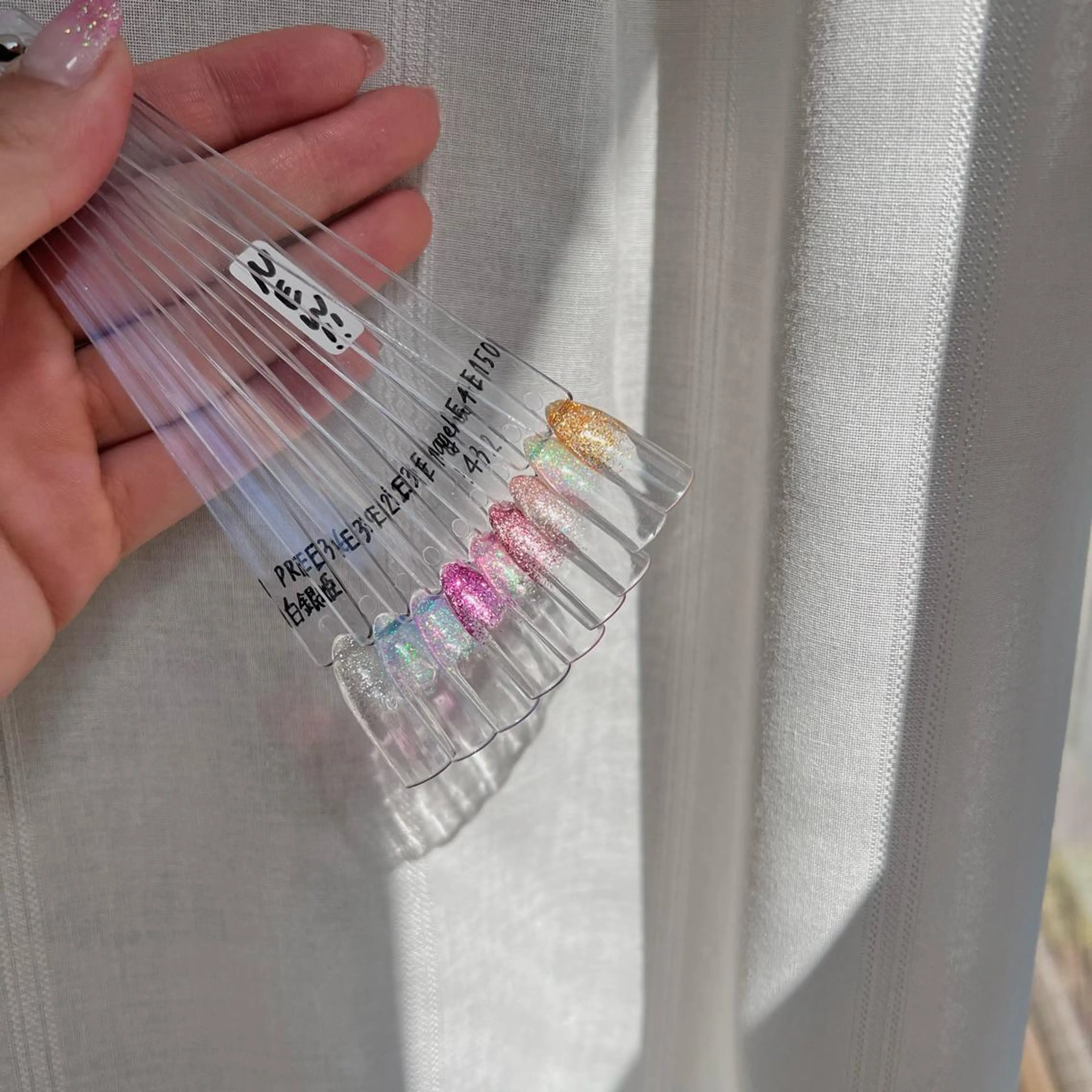 ネイル ラメ(グリッター) ラメグラデーション ハンドネイル 🎀チーク/ちゅるん 🫧chisa🎀のネイルデザイン