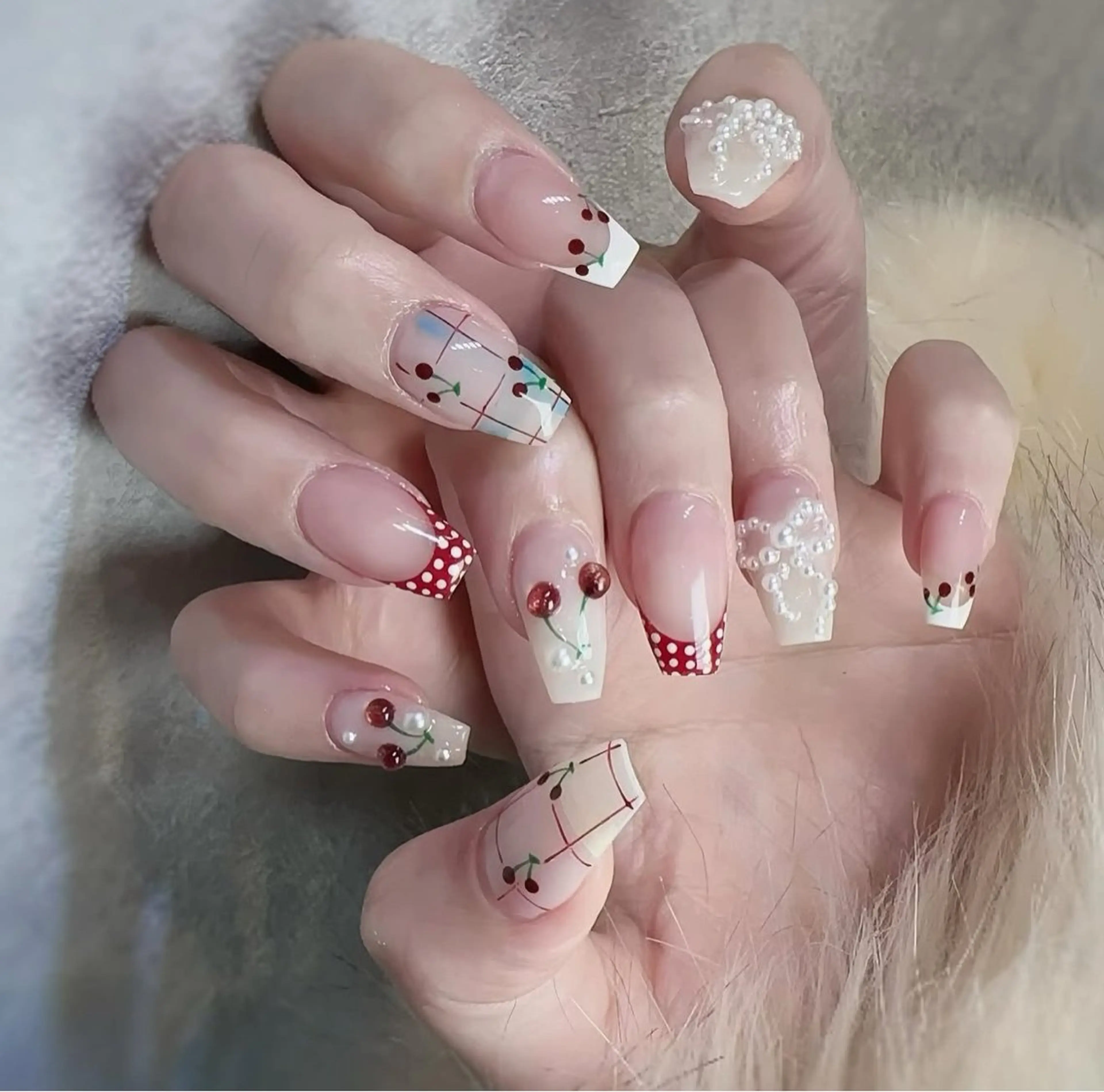 ネイル フラッシュネイル フレンチネイル グラデーション キラキラネイル 韓国ネイル ハンドネイル Lina nail所属・Lunaa 池袋のネイルデザイン