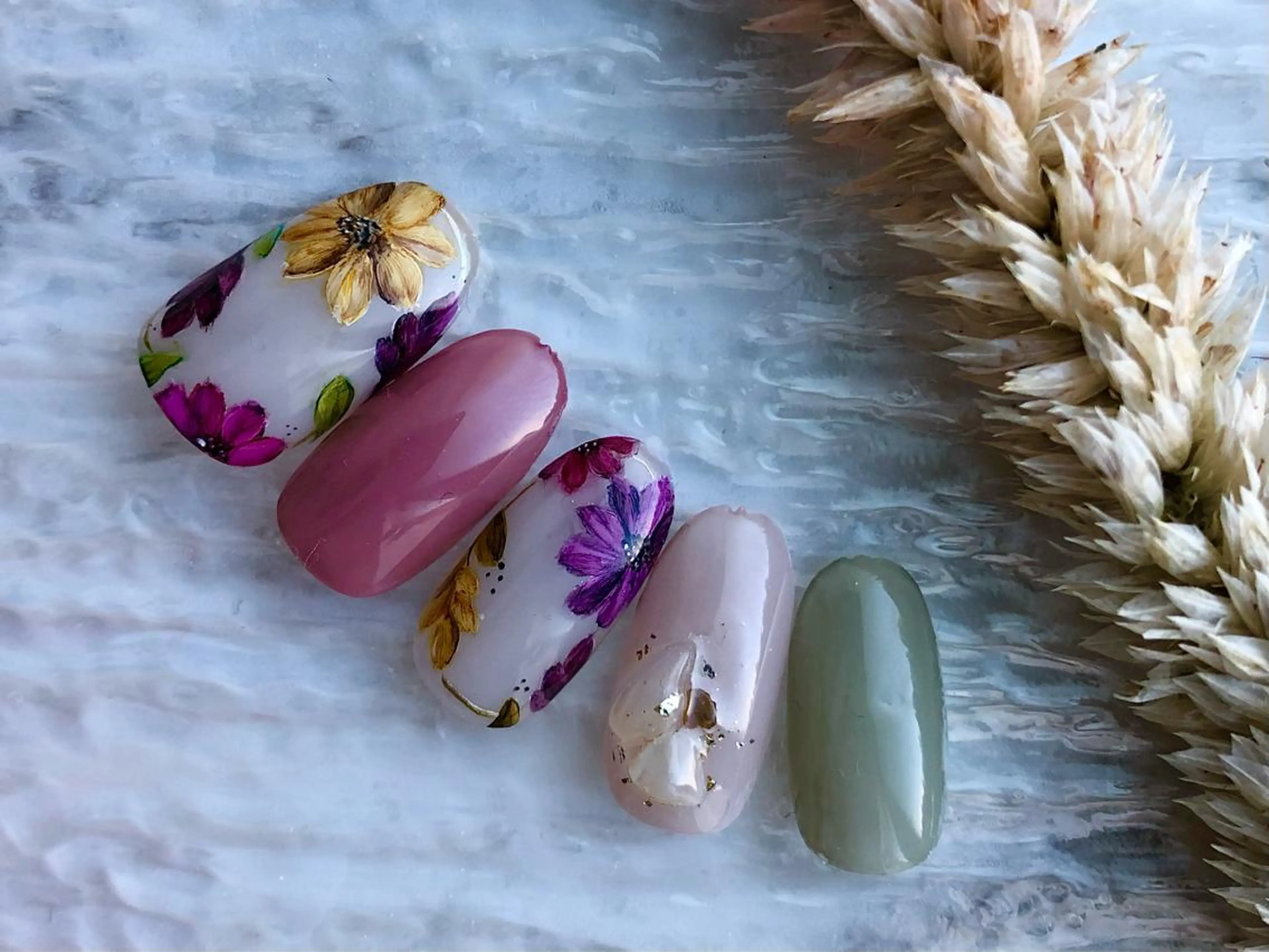 ネイル フラワーネイル シンプルネイル EMIKOのネイルデザイン