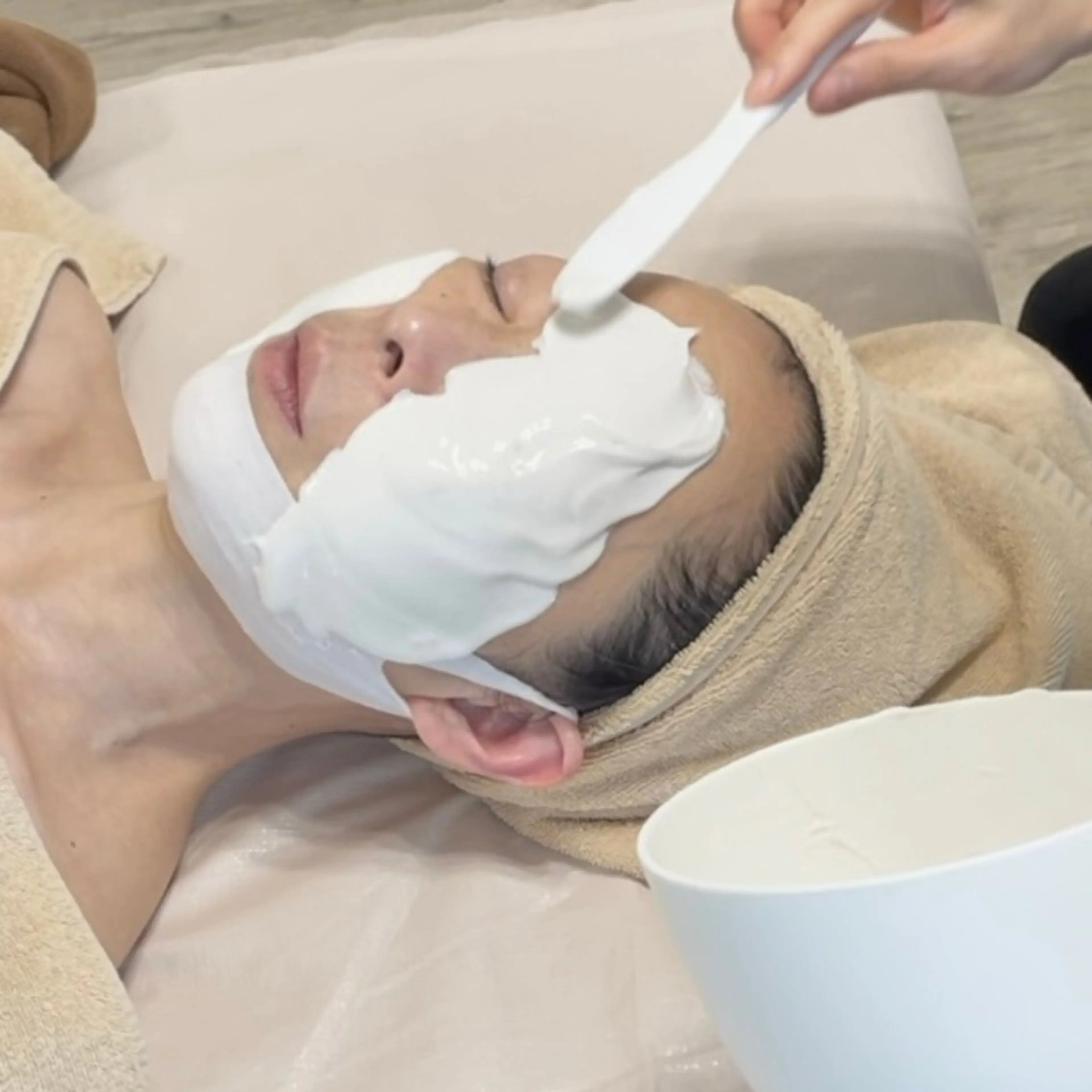 小顔・たるみケア✨ フェイシャル&ボディのエステ・リラクイメージ