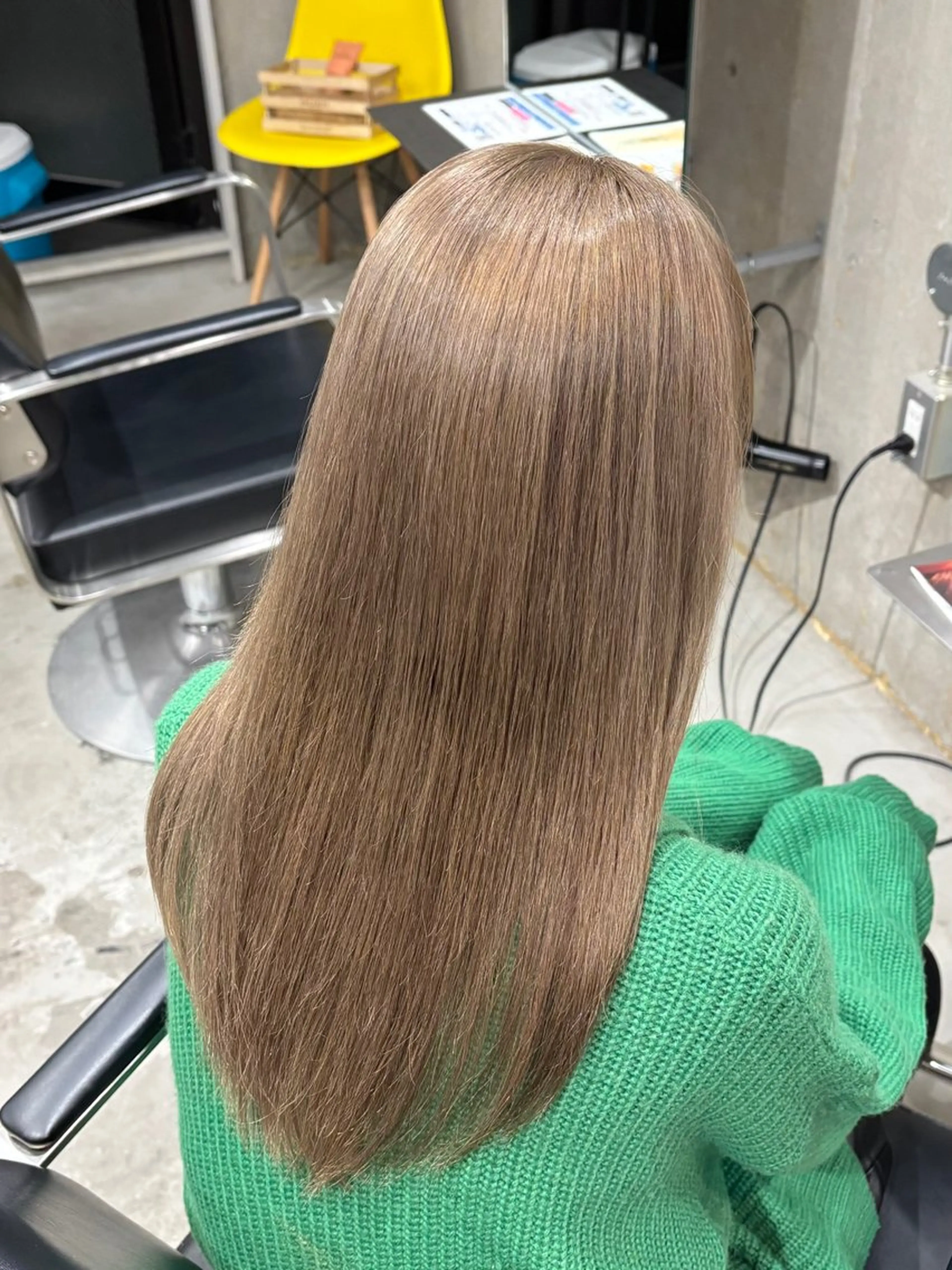 セミロング ヘアカラー トリートメント 緑川 佳薫のヘアスタイル