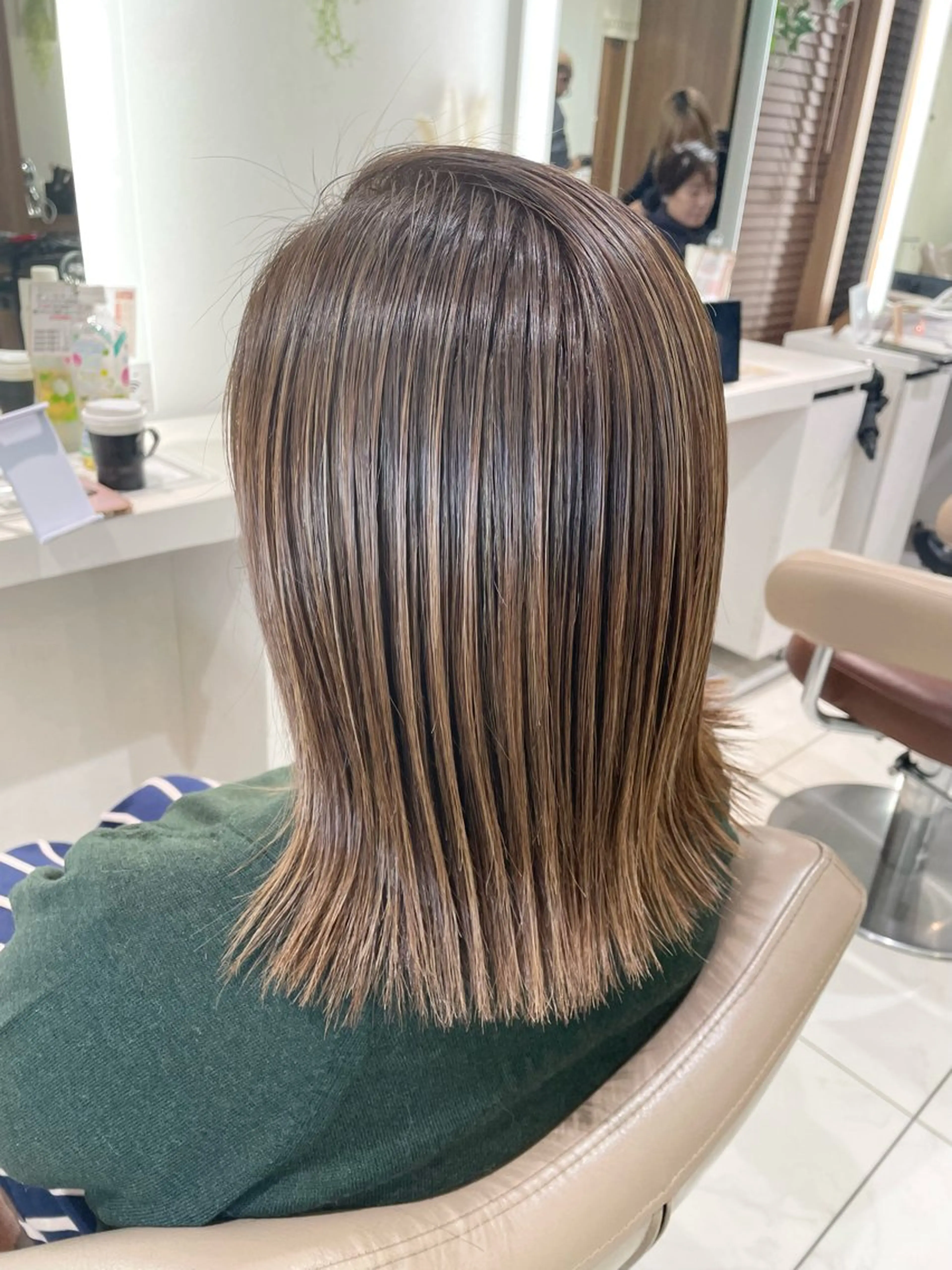 ミディアム カラー ハイライトカラー ハイライト 清藤 綾のヘアスタイル