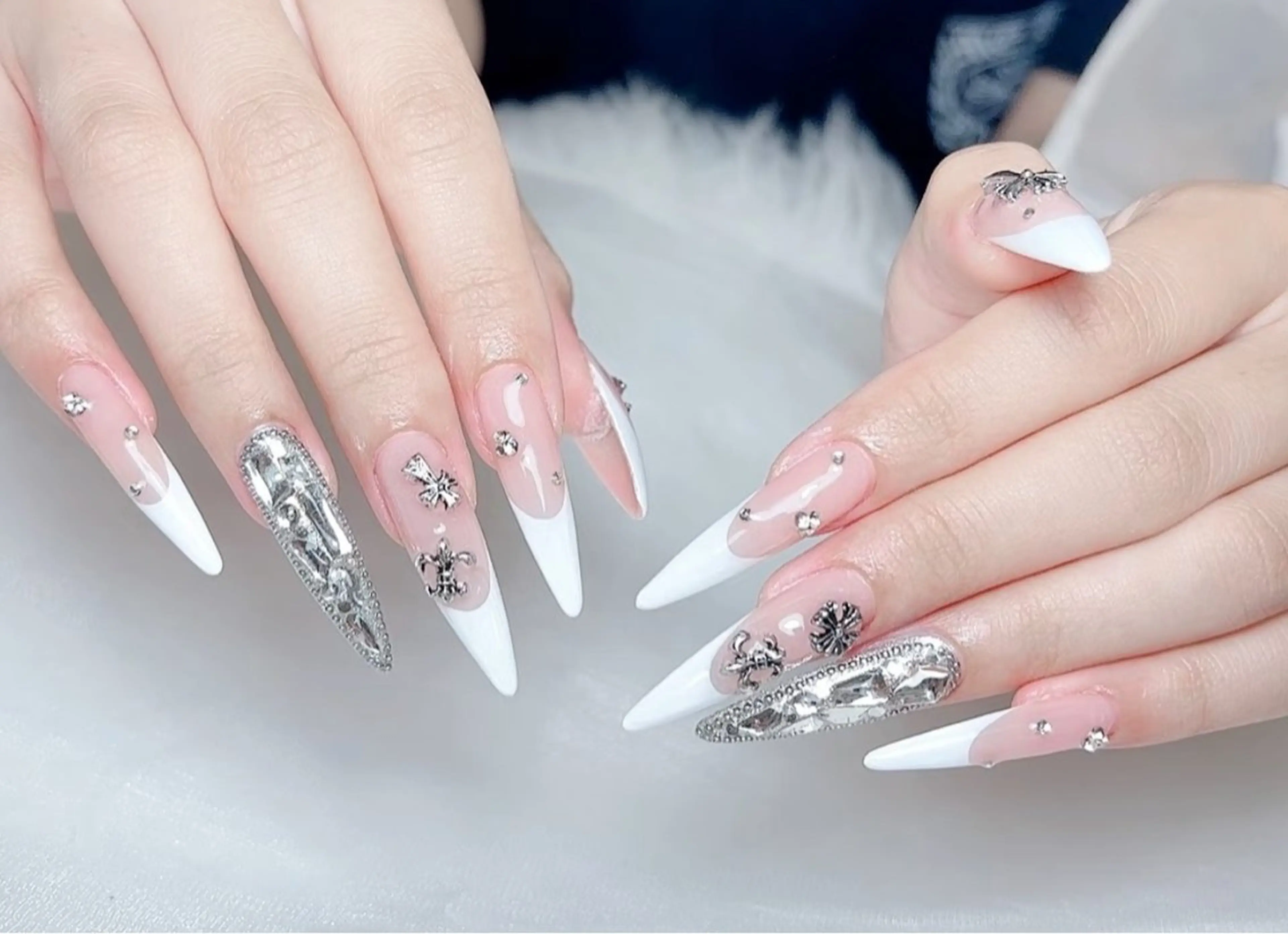 ロング ハンドネイル Moomi nail salonのネイルデザイン