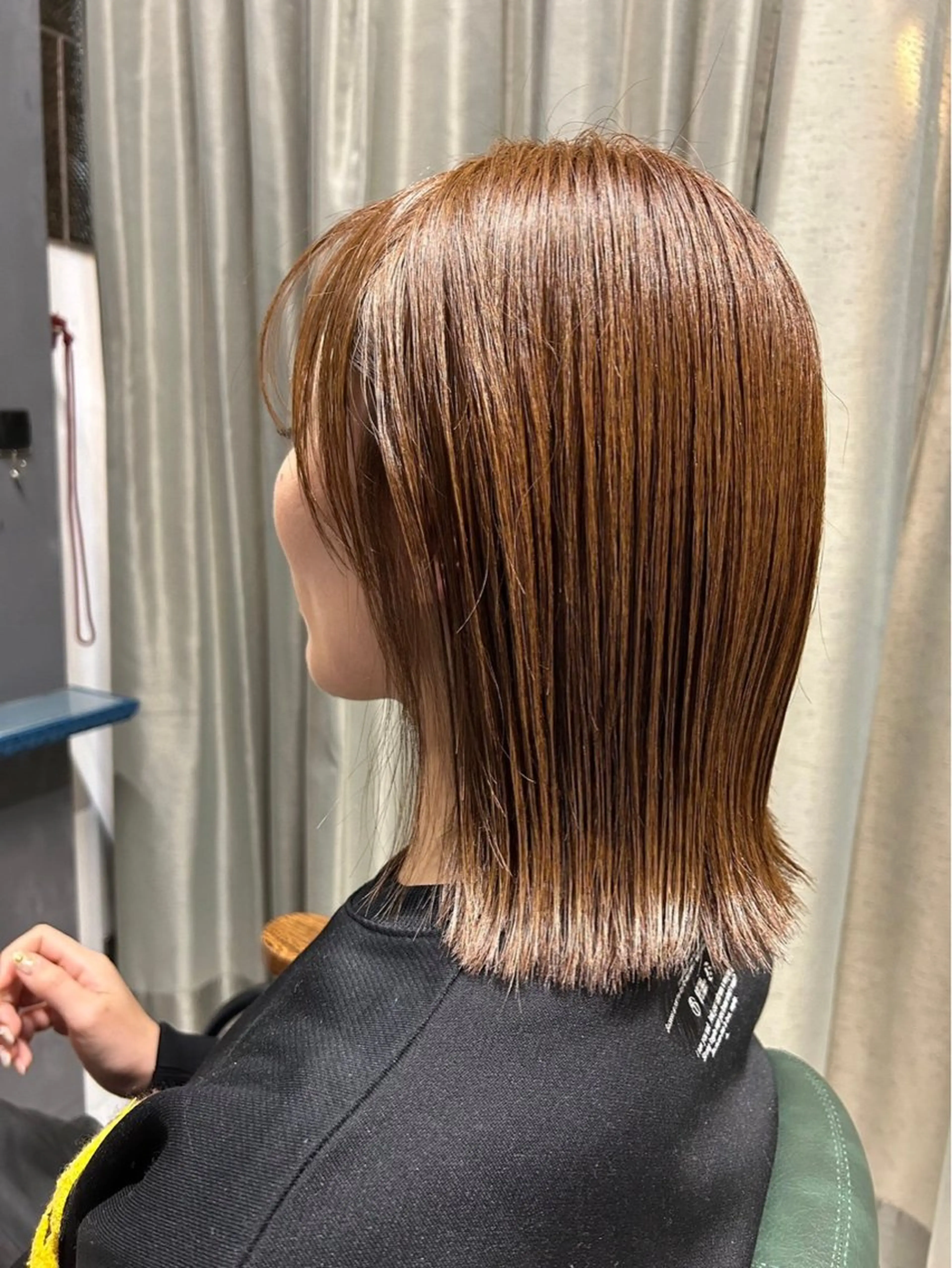 ミディアム 外ハネヘア ヘアカラー トリートメント Head Room Destination ヘッドルーム ディスティネーション所属・艶髪 藤原まいこのヘアスタイル