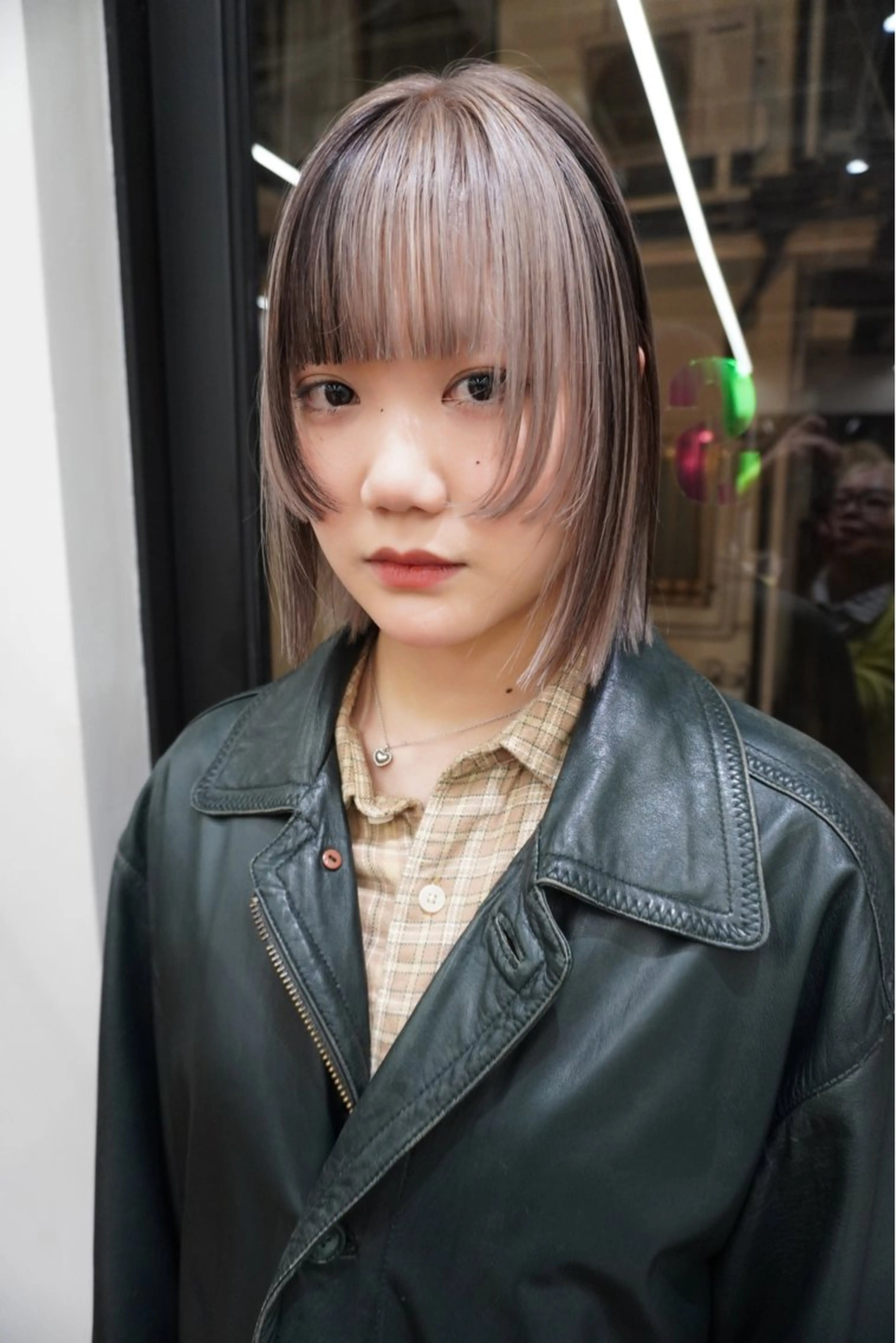 ショート 髪と音処　マトぺ所属・デザインカラー/ボブ ブリーチカラー/ユリのヘアスタイル