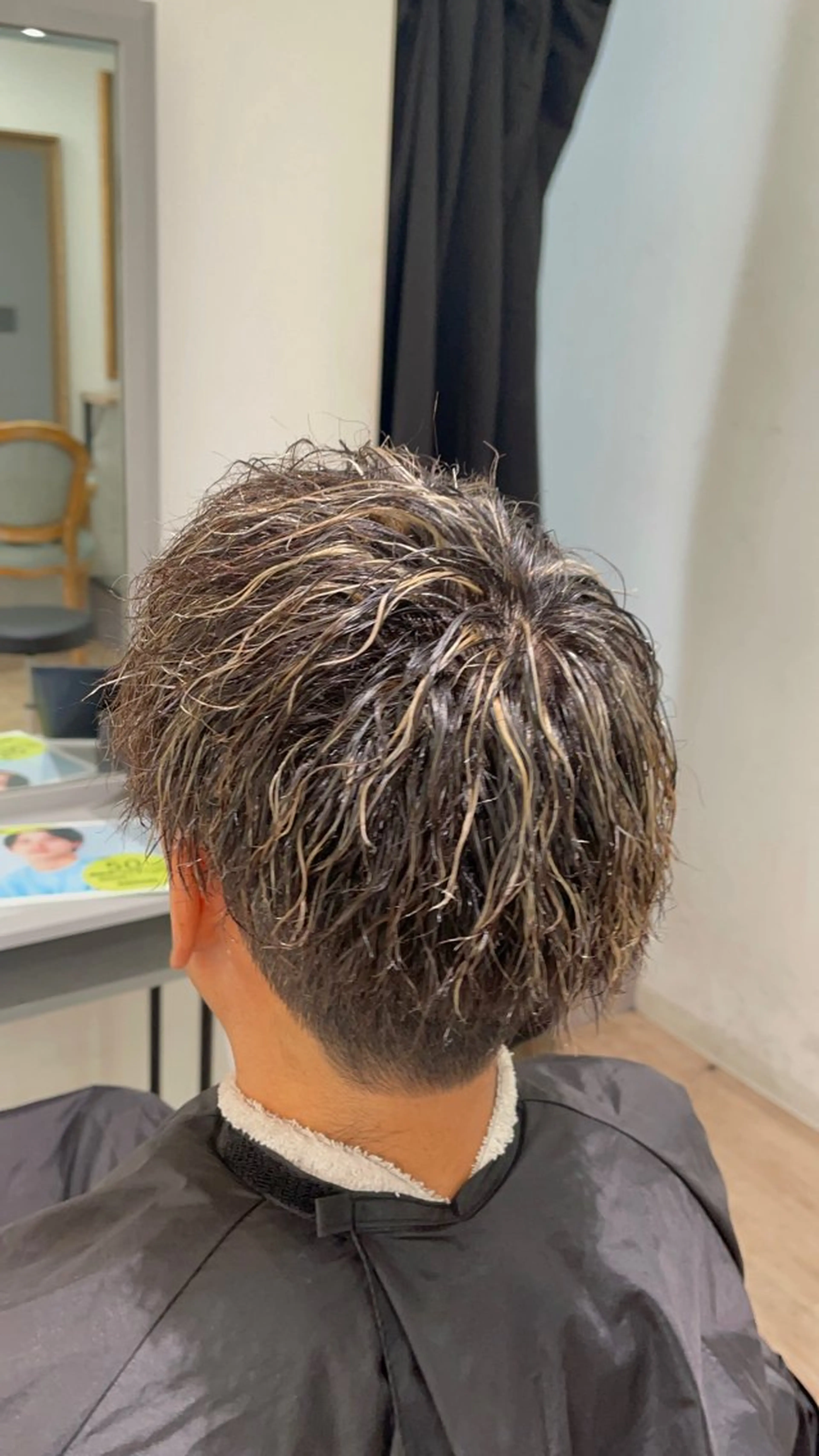 メンズ メンズハイライト メンズメッシュ メンズパーマ ヘアカラー EXCIA 西梅田店【エクシア】所属・EXCIA 西梅田のヘアスタイル