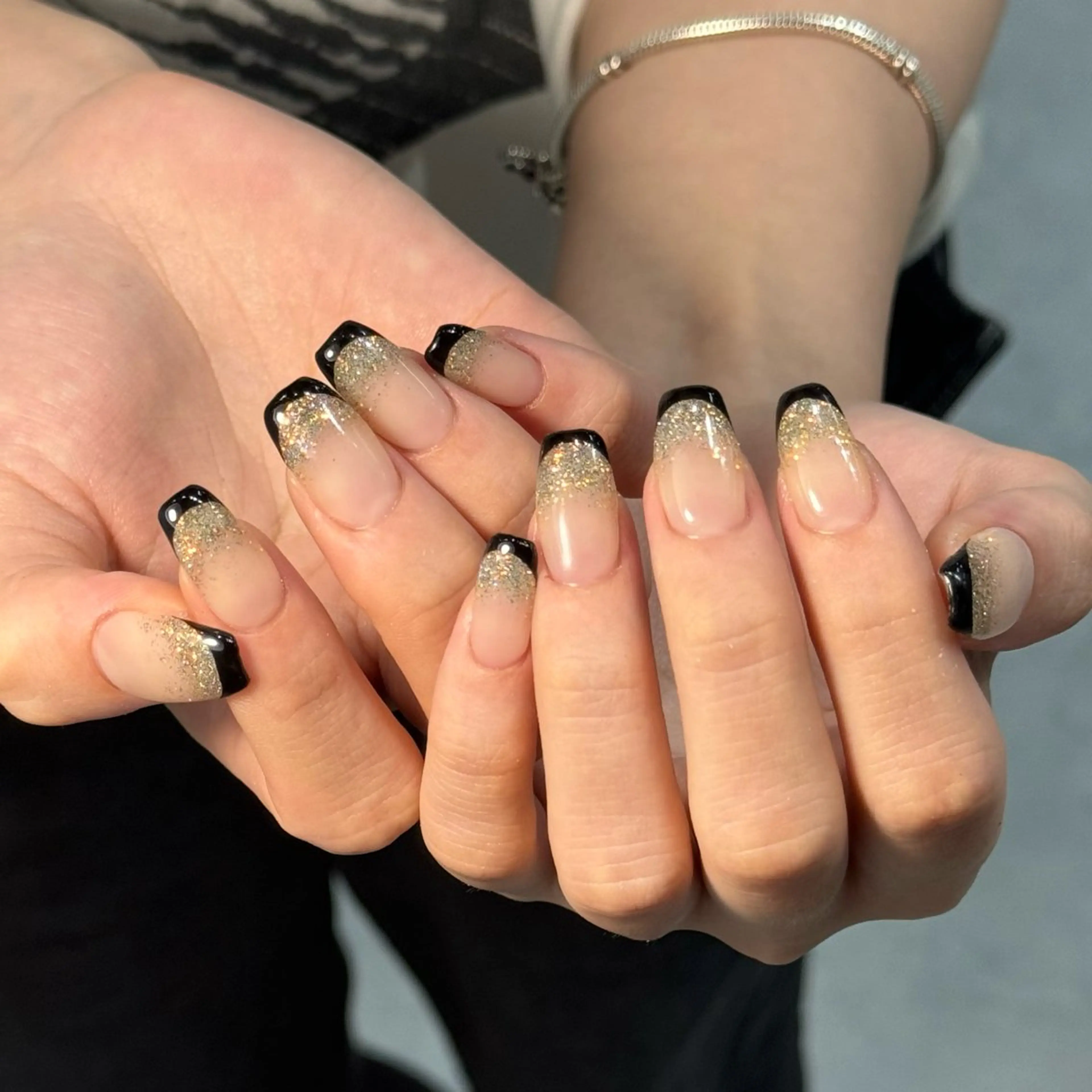 ネイル フレンチネイル グラデーション ラメ(グリッター) ラメグラデーション ハンドネイル Momoka ネイリスト福岡/薬院のネイルデザイン