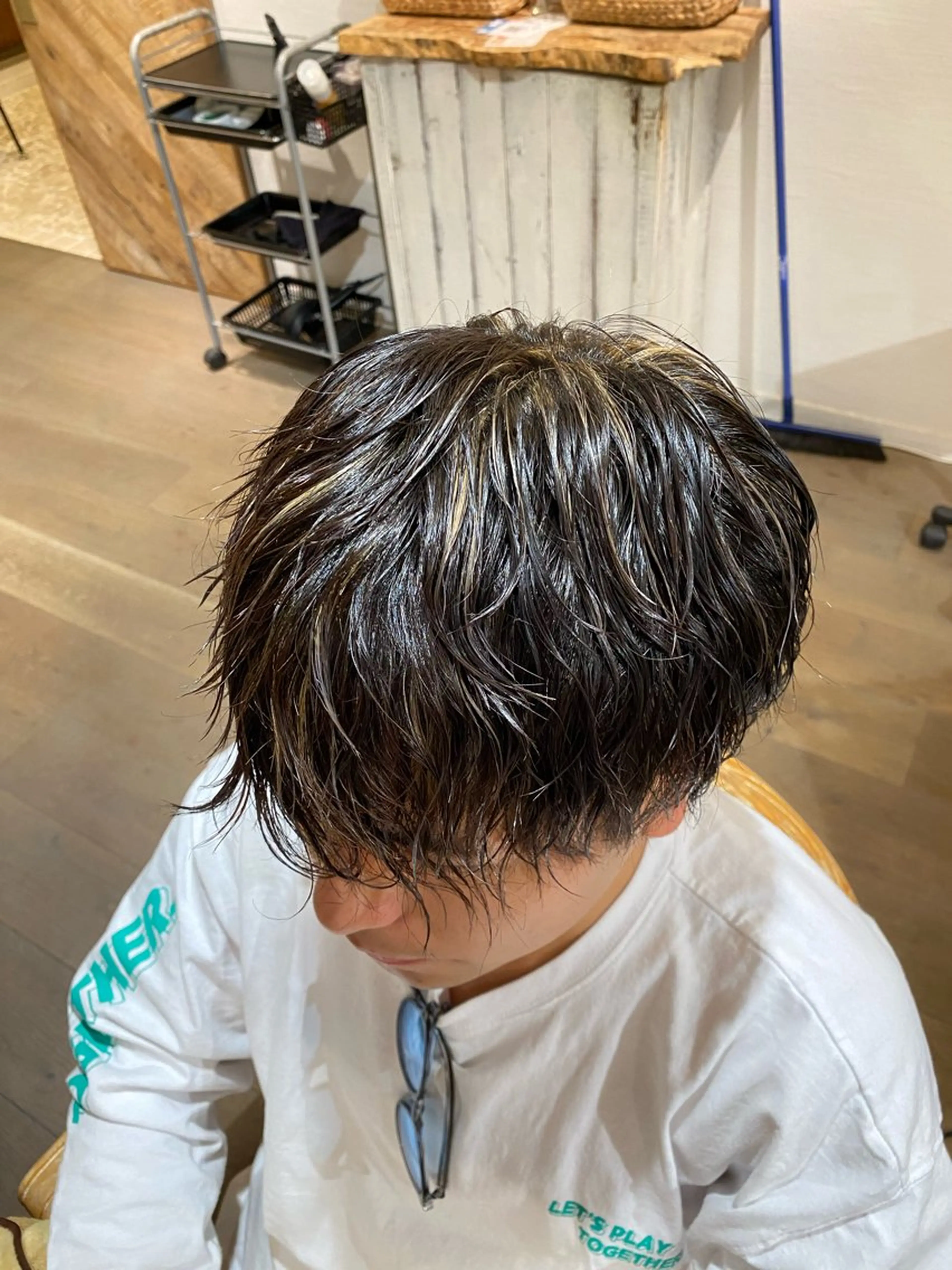 カラー メンズ メンズハイライト ハイライトカラー diar江ノ島所属・mai🤍透明感/ 縮毛矯正/藤沢江ノ島のヘアスタイル