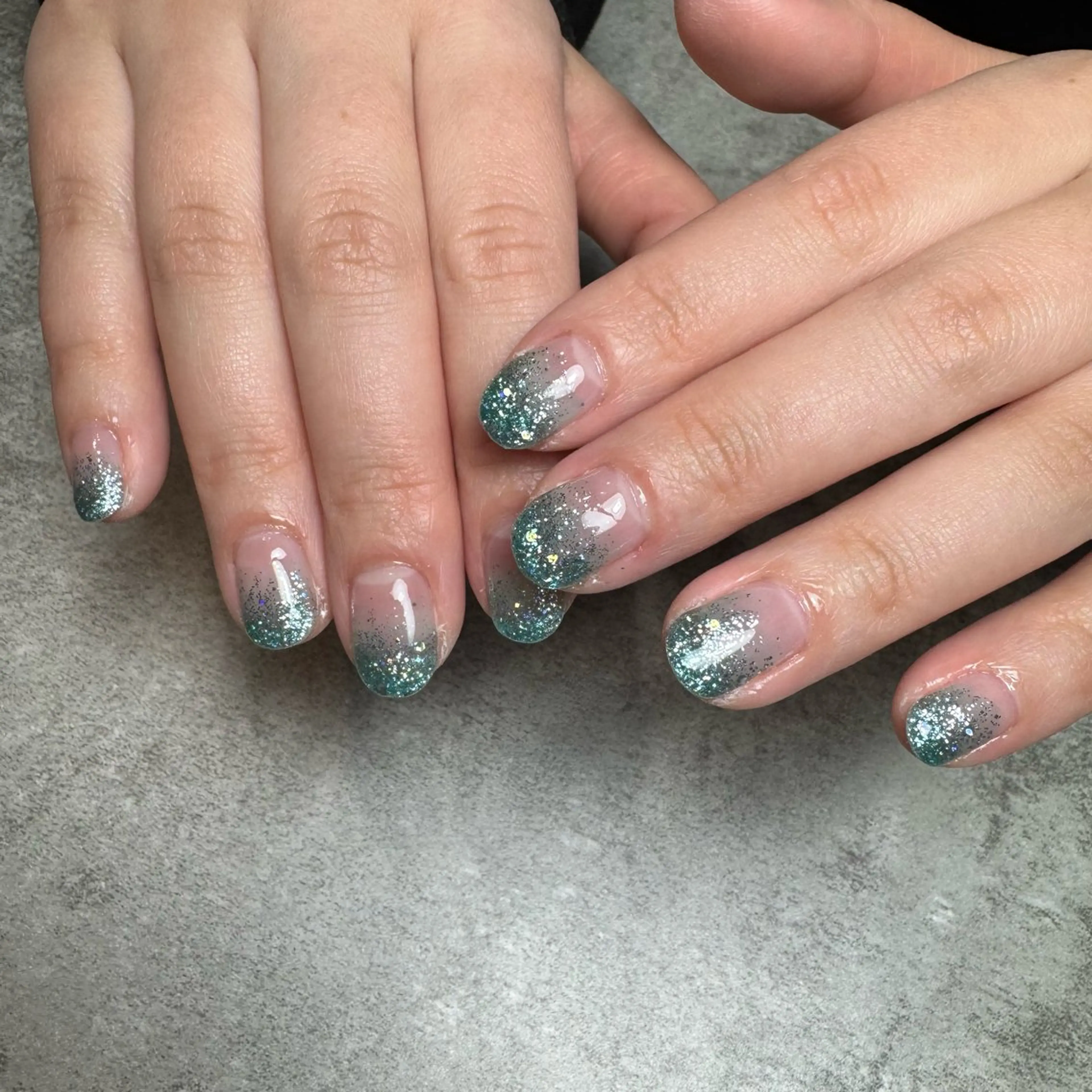 ネイル グリーン ラメ(グリッター) ラメグラデーション MATATABI. kumiのネイルデザイン