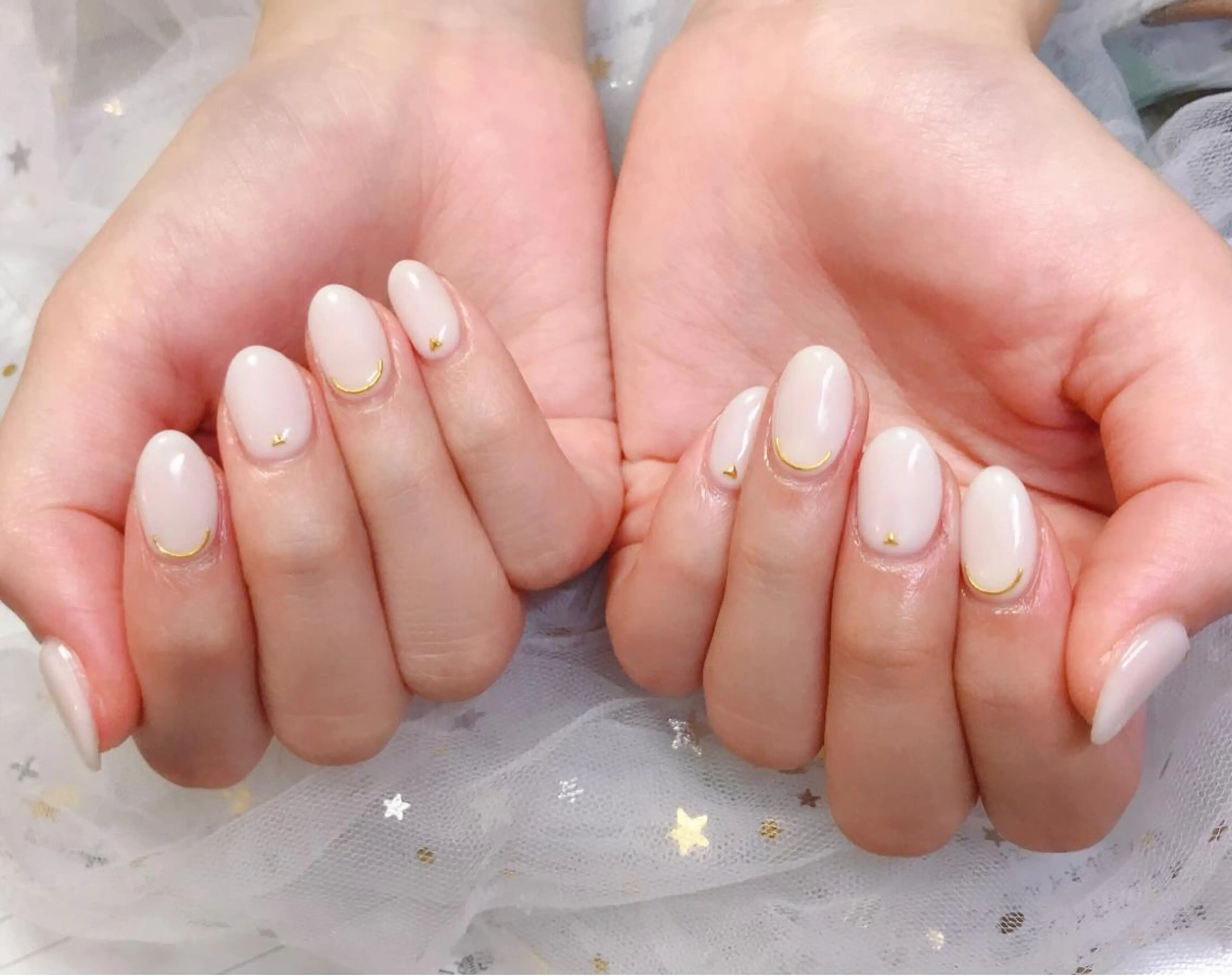 カラー ネイル ストーンネイル Q Free nailsのネイルデザイン