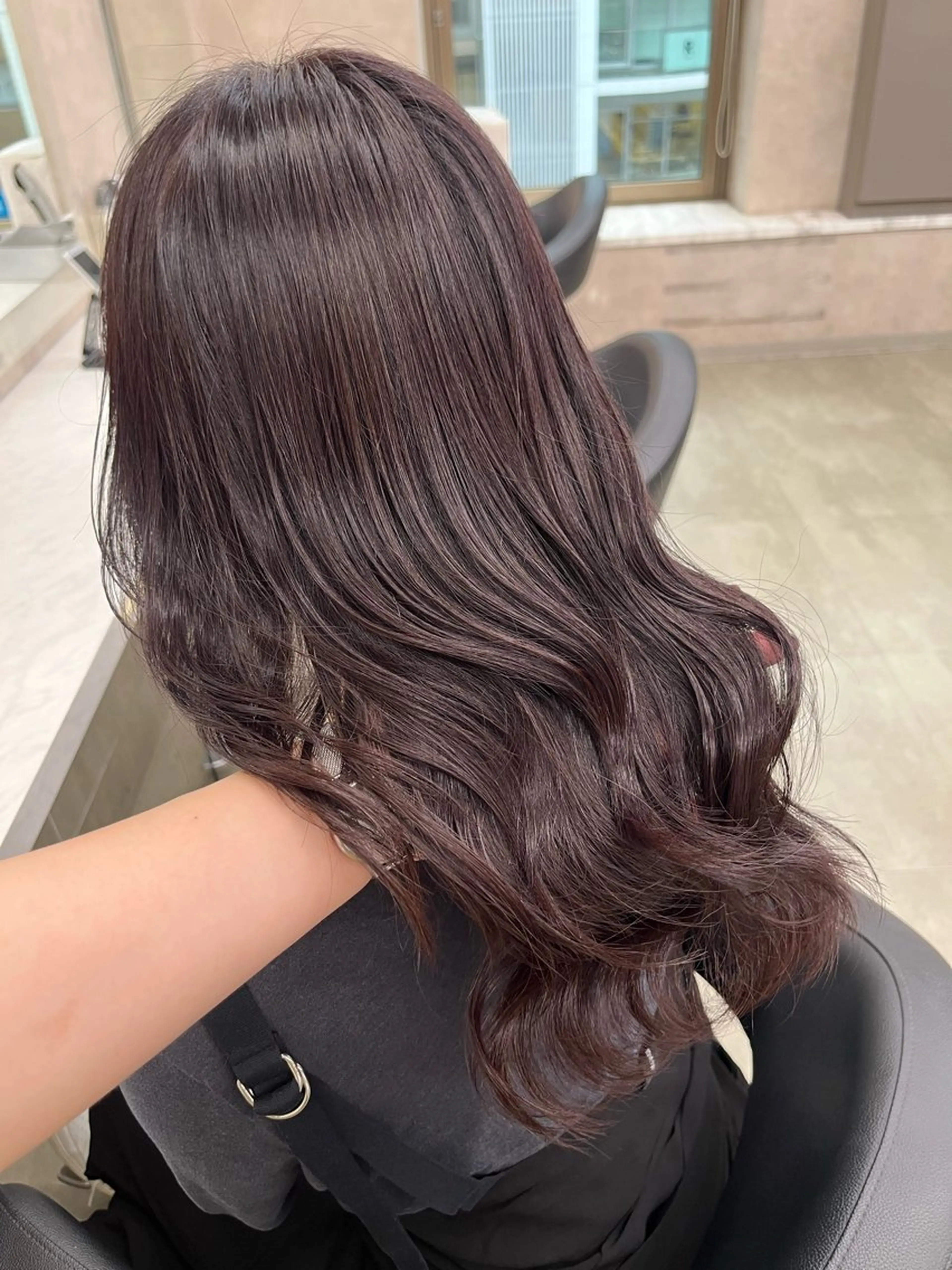 ロング ヘアカラー トリートメント ヘッドスパ ヘアセット 寒色＆ブリーチ特化 寒色MiOのヘアスタイル