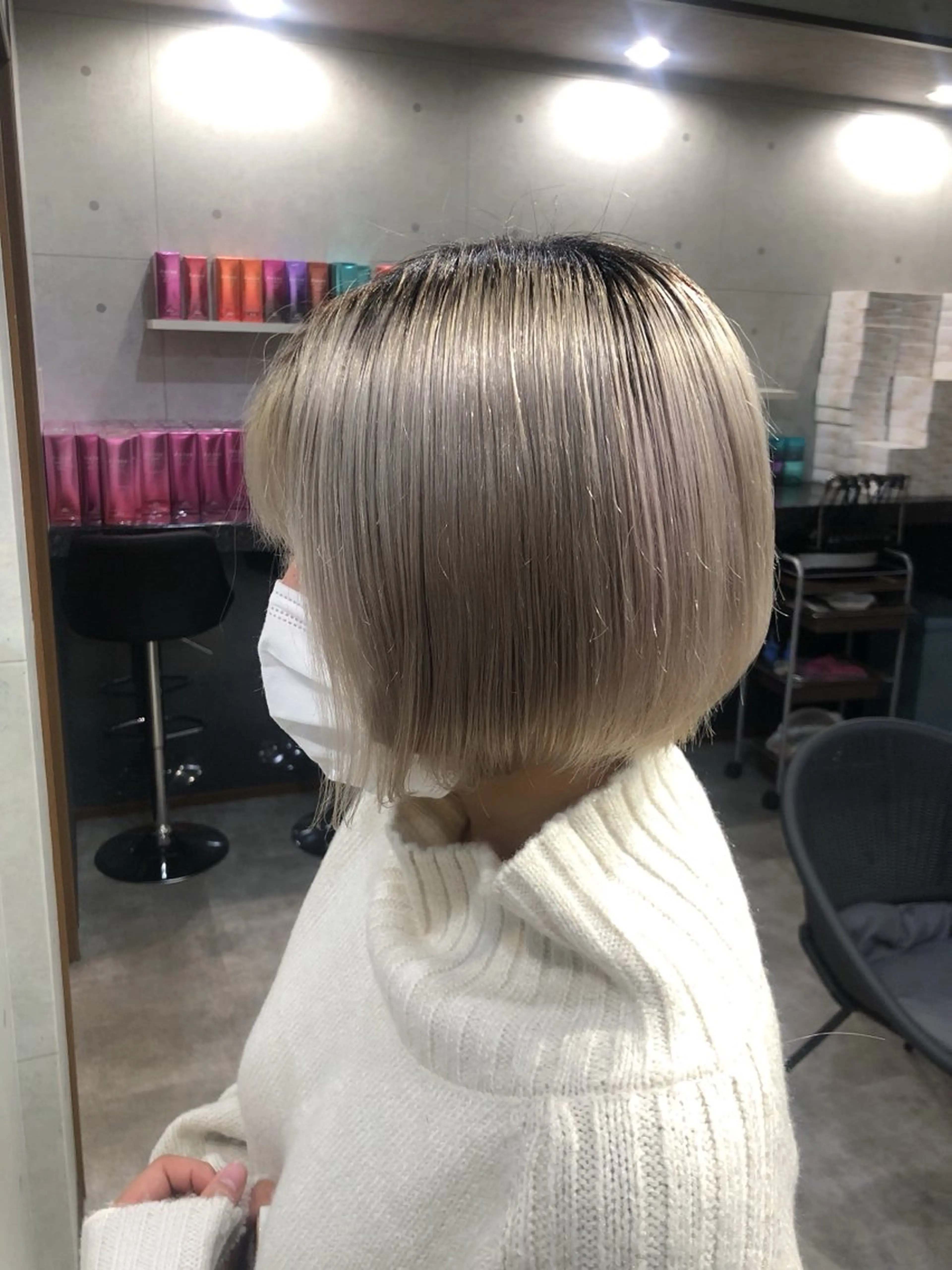 ミディアム ボブ くびれヘア くせ毛 髪質改善 切りっぱなしロブ カット ヘアカラー REVE所属・REVE美容室 REVEマツエクのヘアスタイル