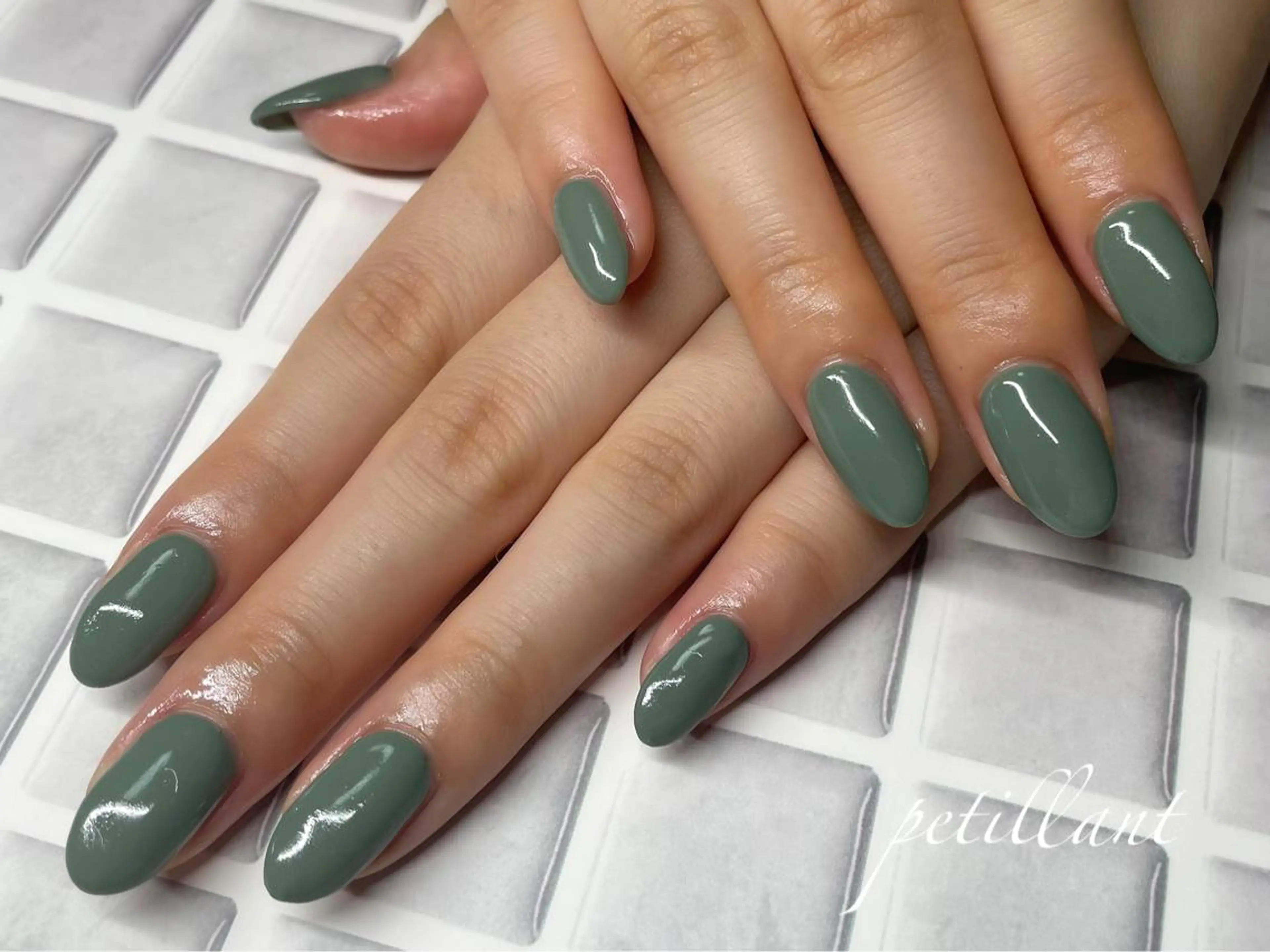 ネイル グリーン ハンドネイル ハンドケア petillant所属・nail salon petillantのネイルデザイン