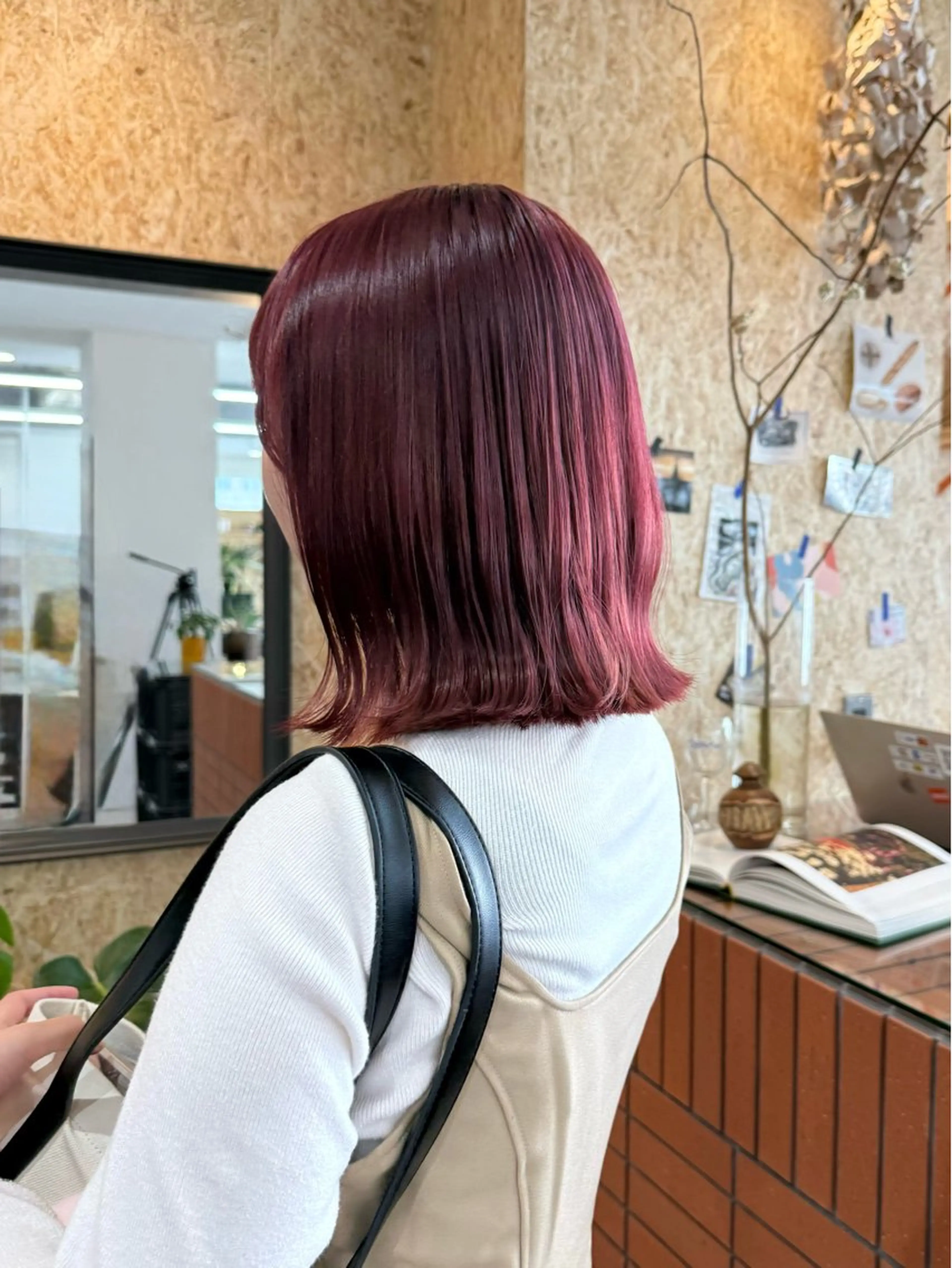 ミディアム カラー ブリーチ ピンクカラー ボブ era所属・azumi/ボブ/暖 色/オリーブ/縮毛のヘアスタイル