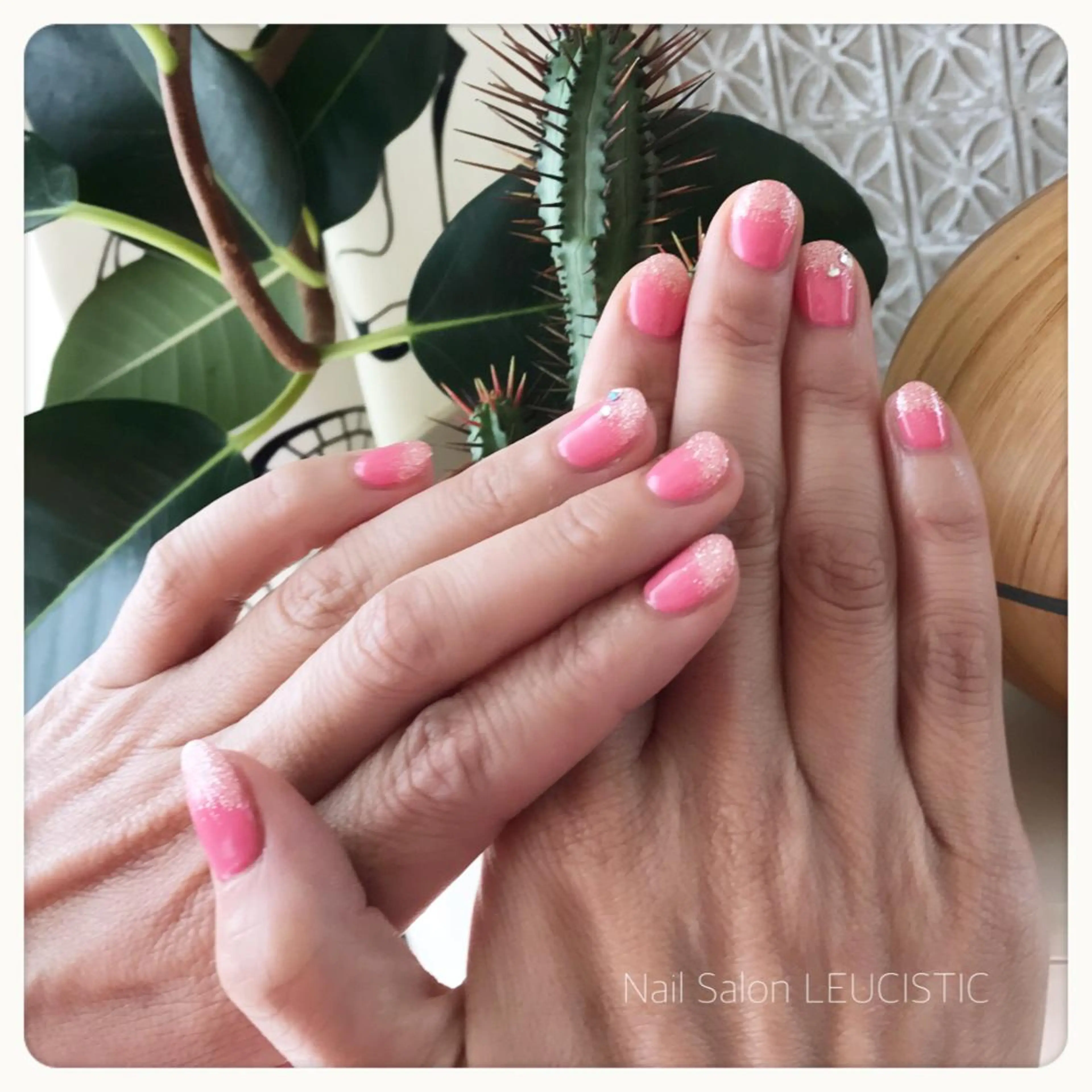 ネイル ラメ(グリッター) ピンク 美時雨・bishigure所属・美時雨 bishigureのエステ・リラクイメージ