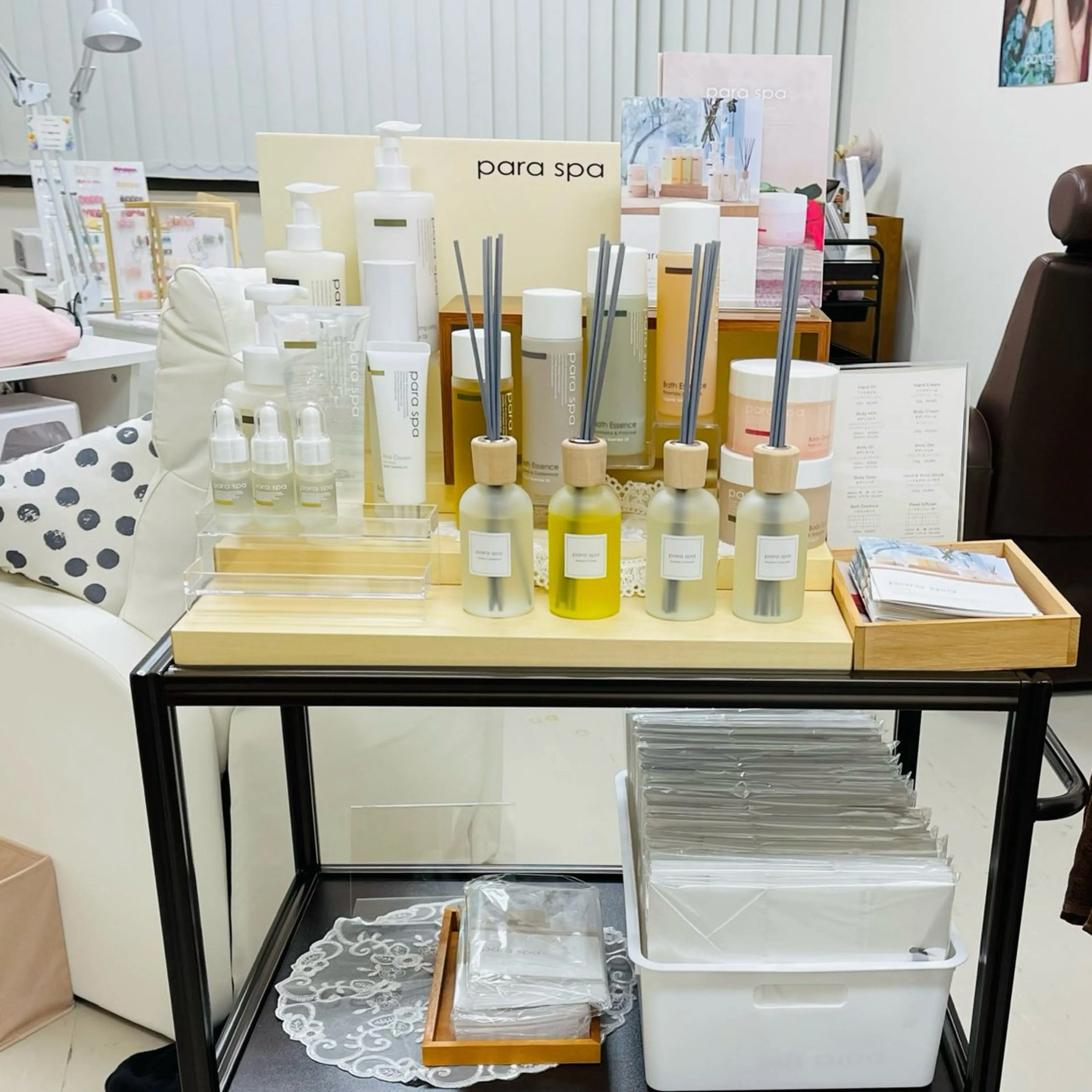 パラジェル専門店　認定サロンMILK USAGI三宮店所属・石堂 香のネイルデザイン