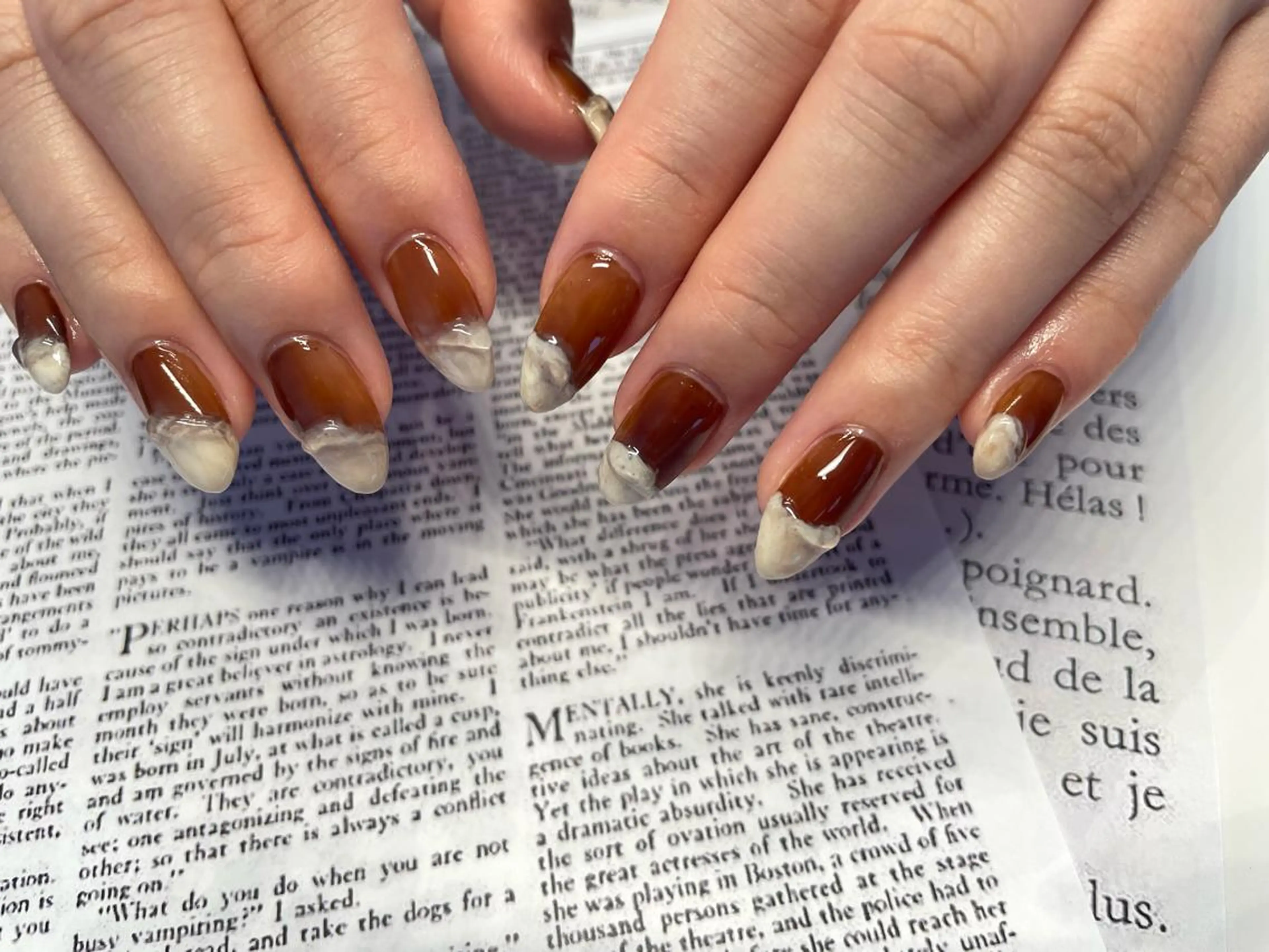 ミディアム ネイル ブラウン ニュアンスネイル ハンドネイル 10ten所属・10ten Mikiのネイルデザイン