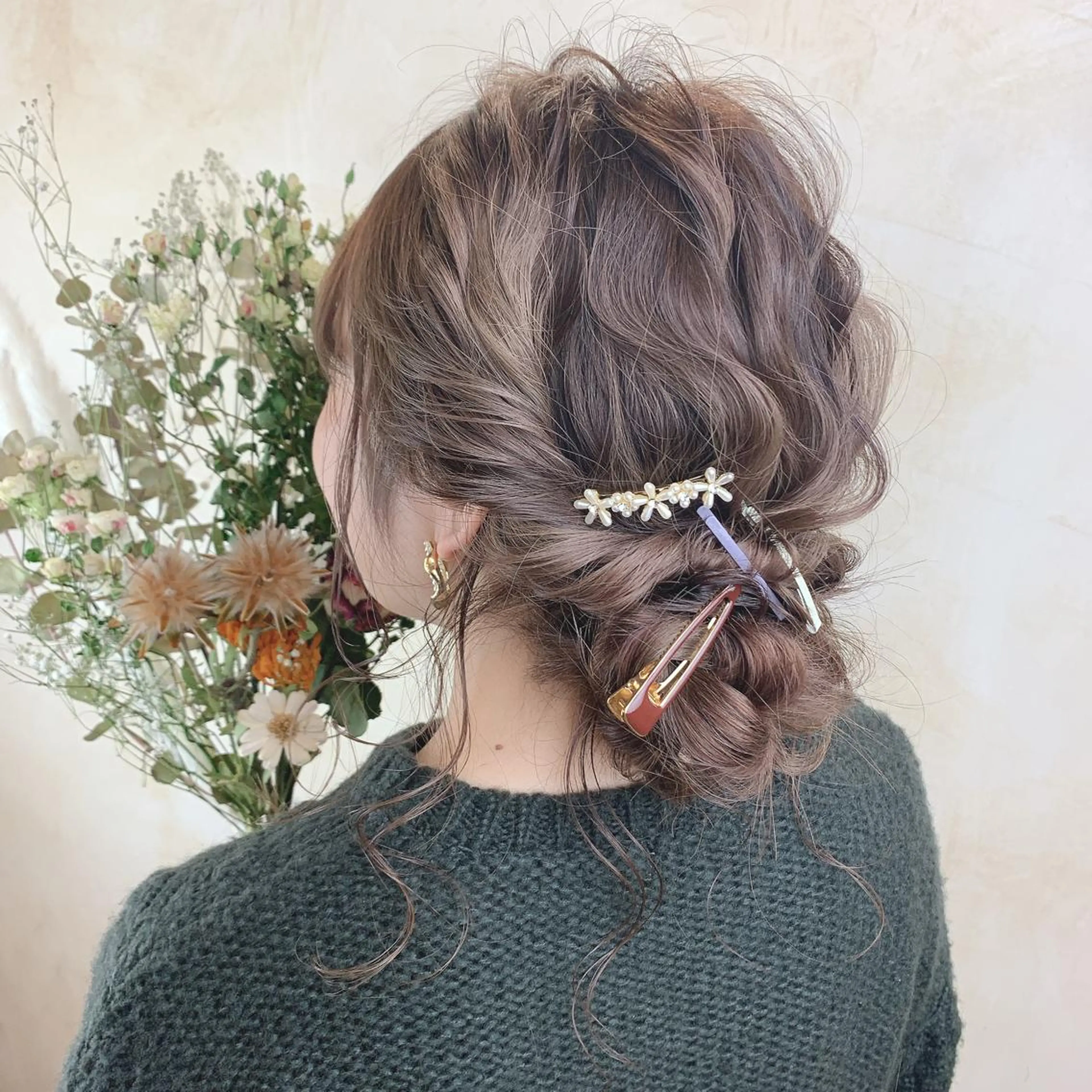 セミロング カレンダー 弁天町Tomoのヘアスタイル