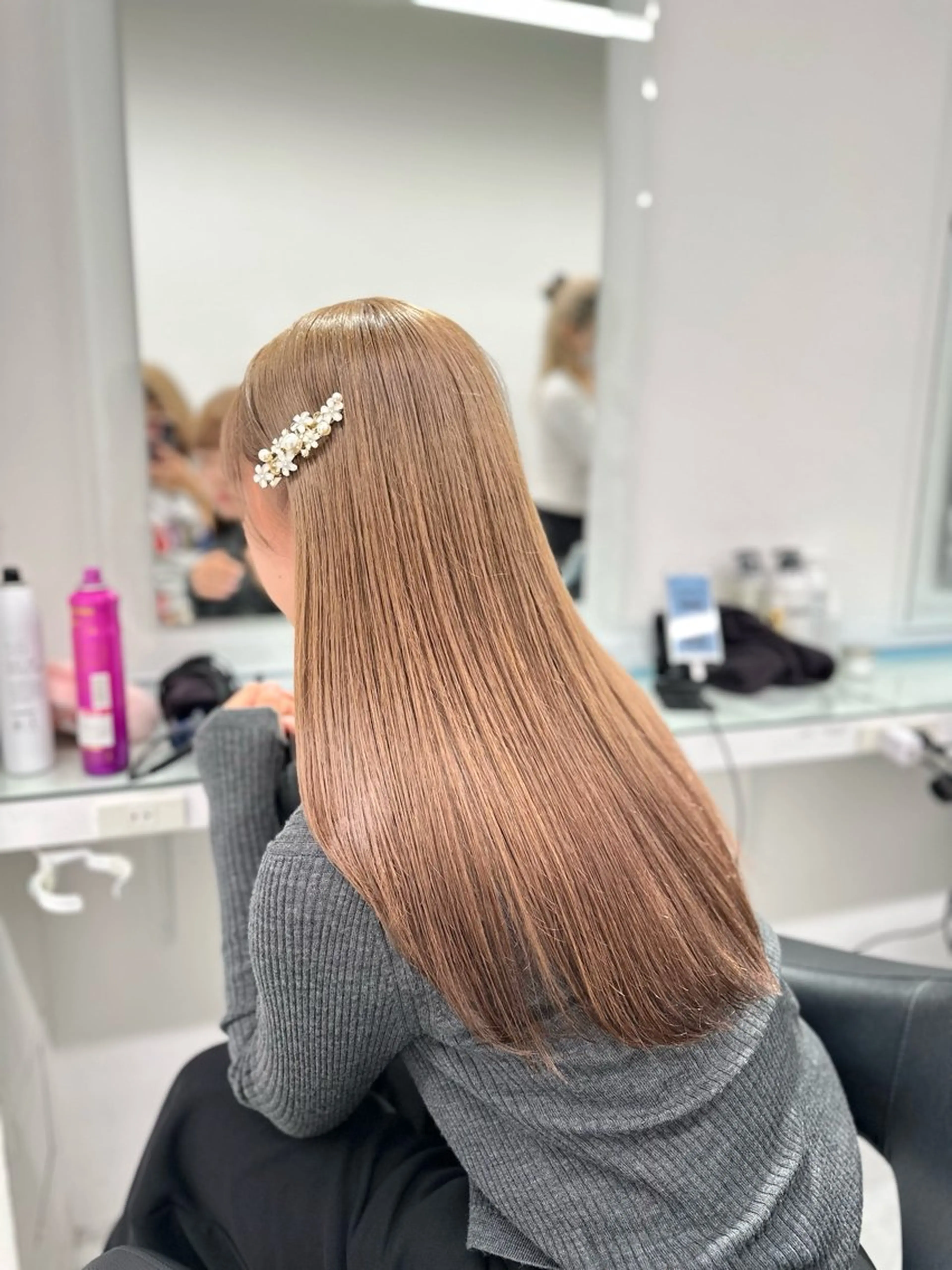 セミロング カラー ❄最強かわいいカラー ❄️MINA❄️のヘアスタイル