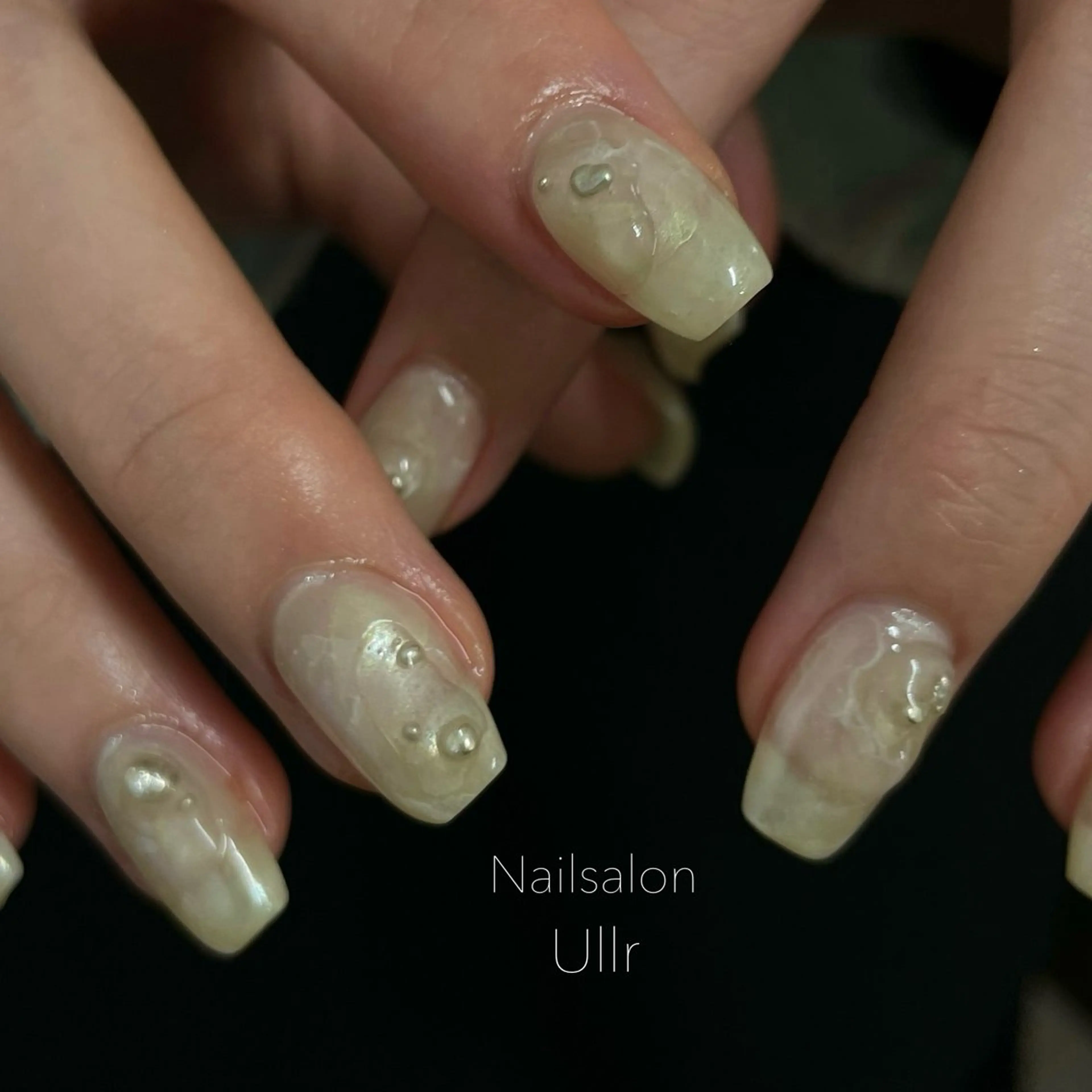 ネイル ストーンネイル ハンドネイル Nailsalon Ullr所属・Nailsalon Ullrのネイルデザイン